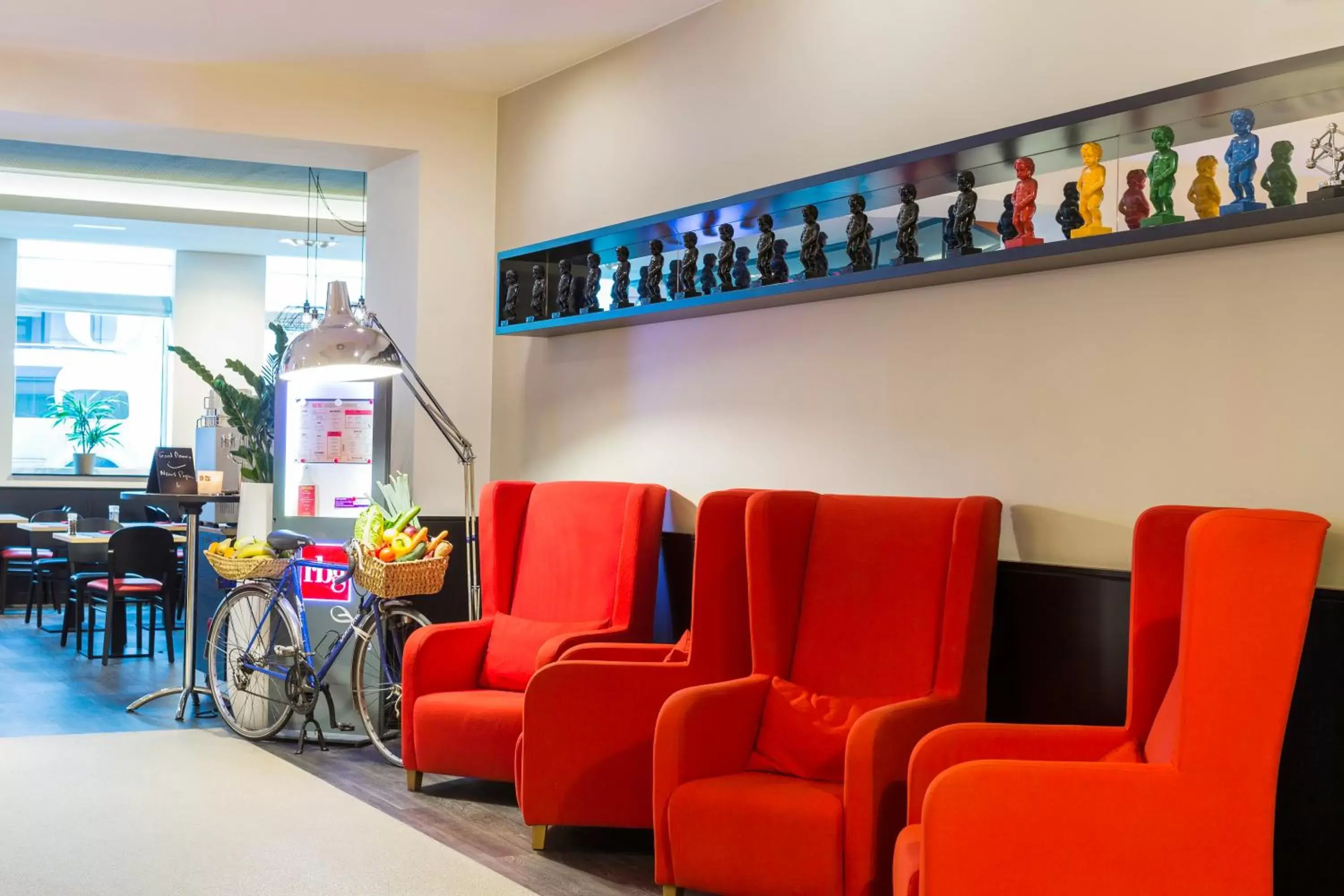 Lobby or reception, Lounge/Bar in Hotel Park Inn by Radisson Brussels Midi