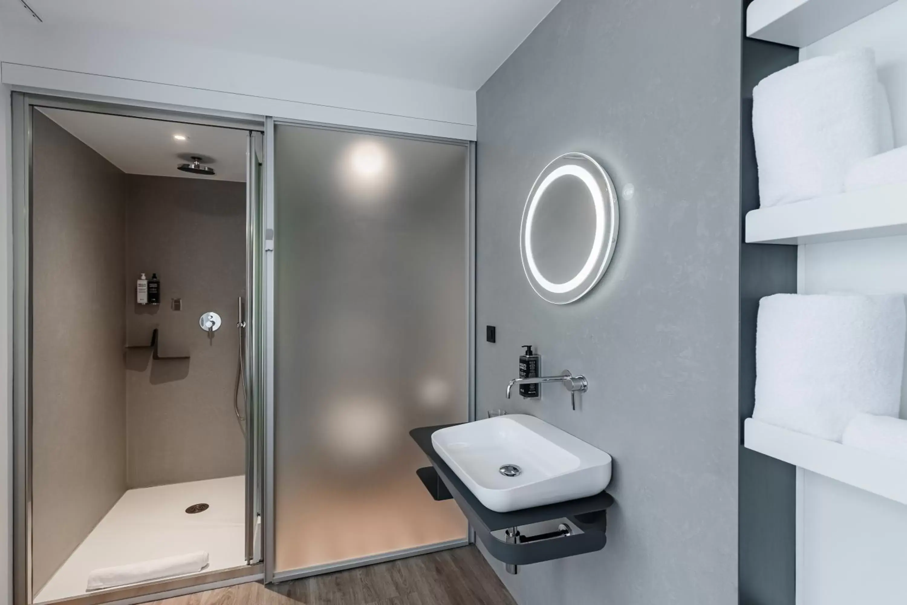 Shower, Bathroom in ibis Styles Ljubljana Centre