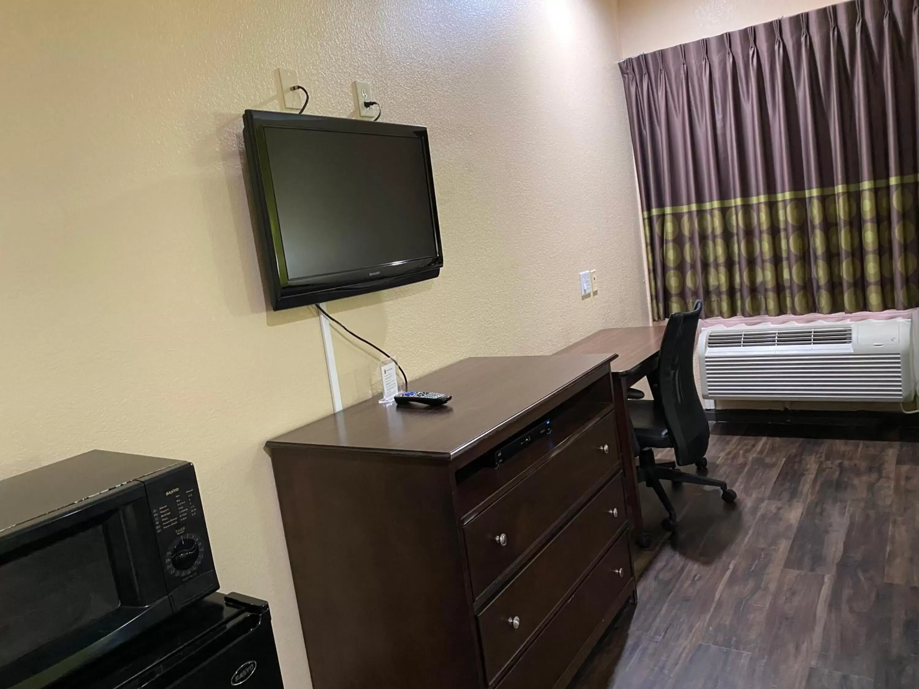 TV/Entertainment Center in Super 8 by Wyndham Intercontinental Houston TX