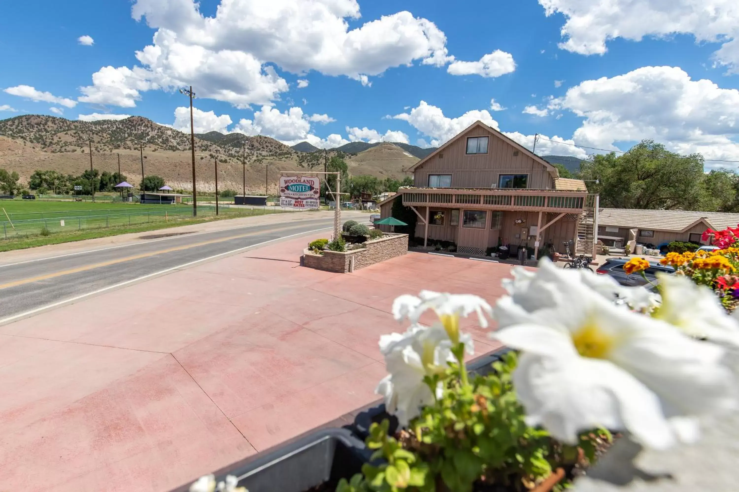 Property Building in Woodland Motel