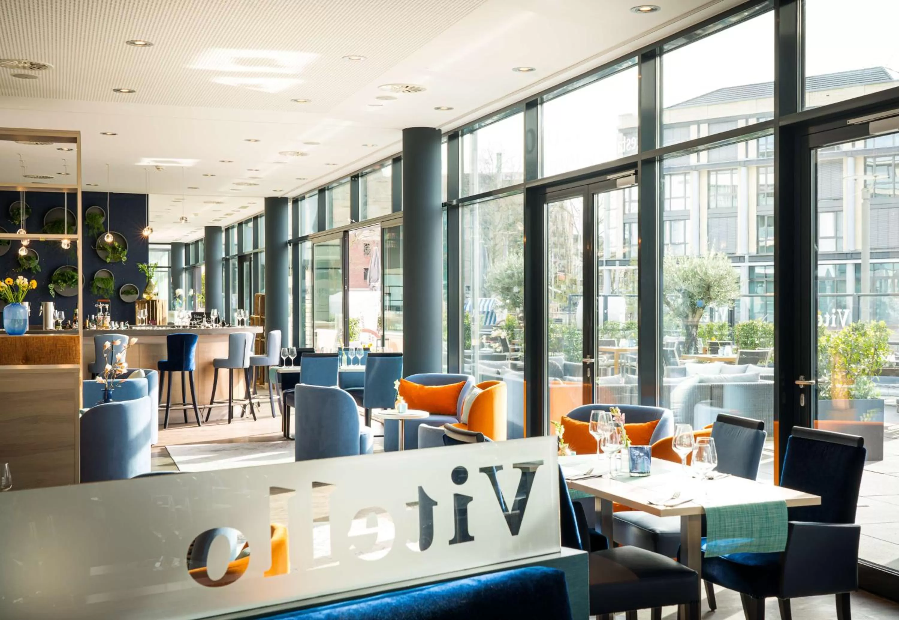 Restaurant/places to eat in elaya hotel kleve