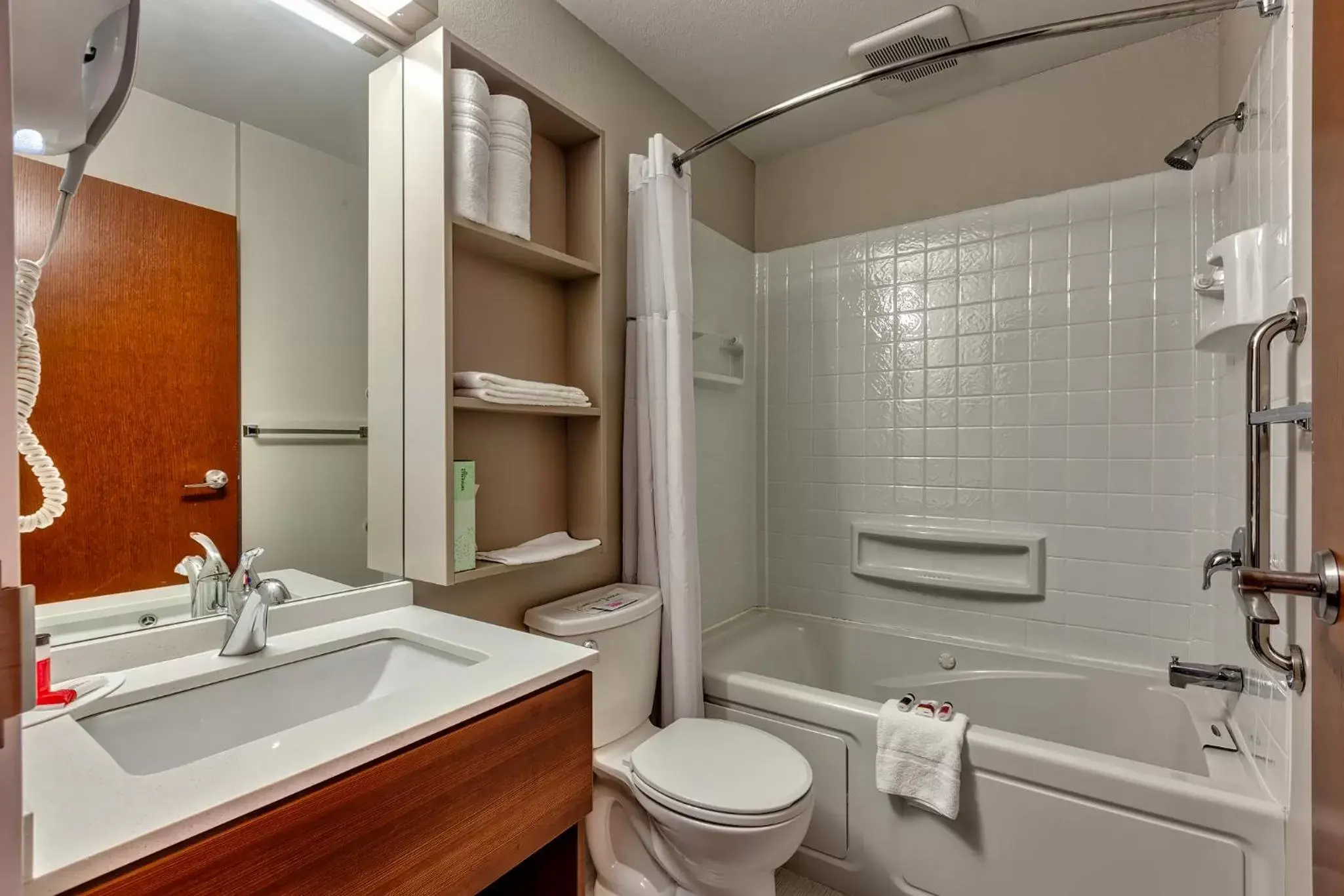 Bathroom in Microtel Inn & Suites by Wyndham Niagara Falls