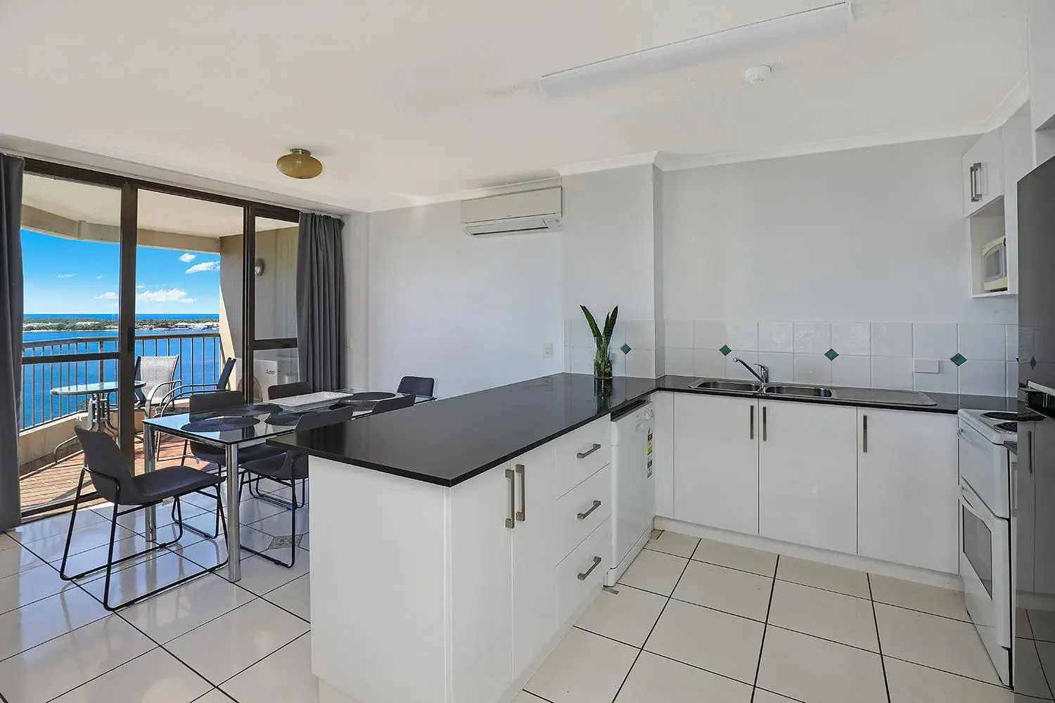 Kitchen or kitchenette, Kitchen/Kitchenette in Palmerston Tower