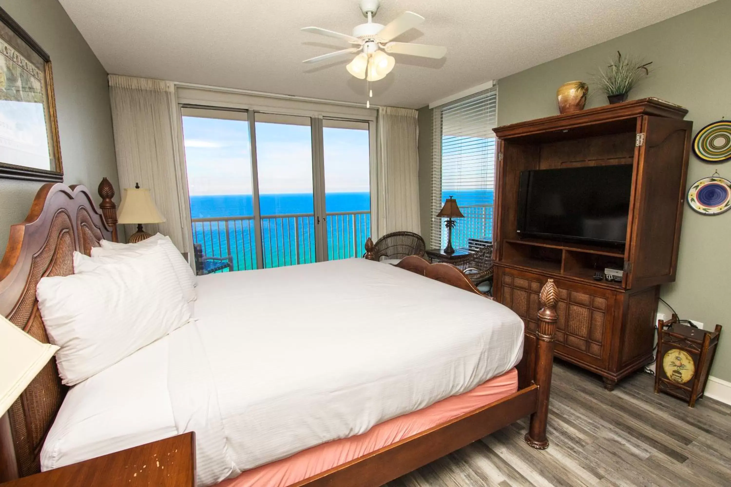 Bed in Majestic Beach Resort, Panama City Beach, Fl