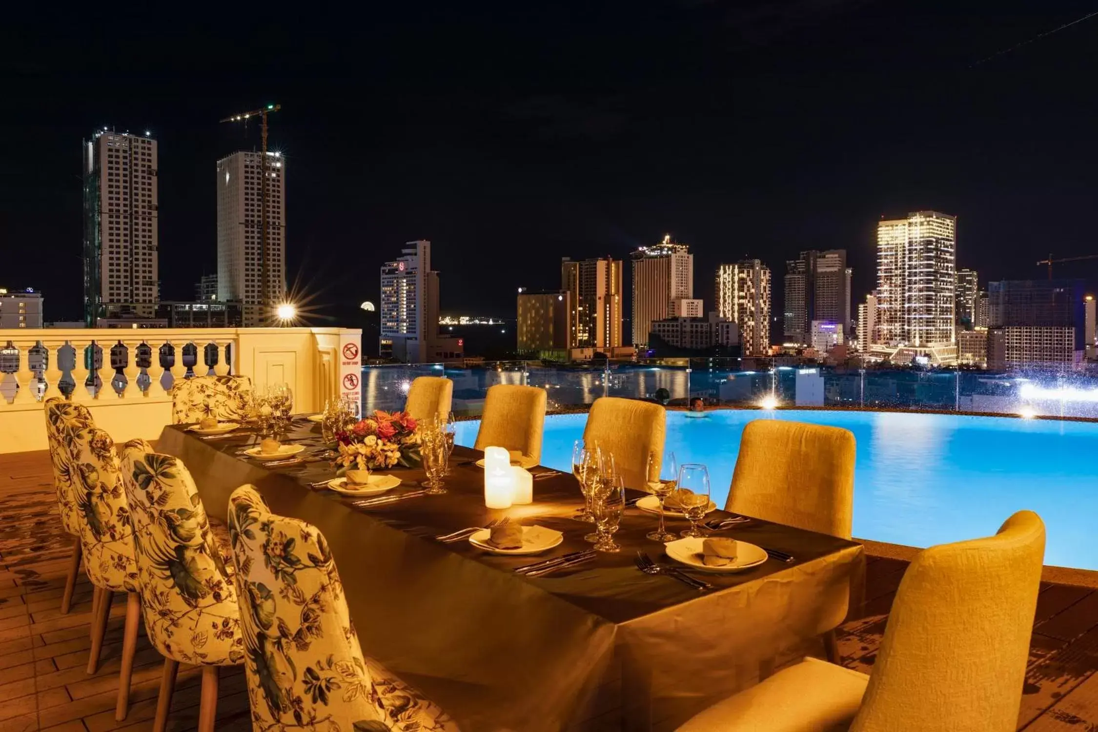 Swimming pool in Florida Nha Trang Hotel