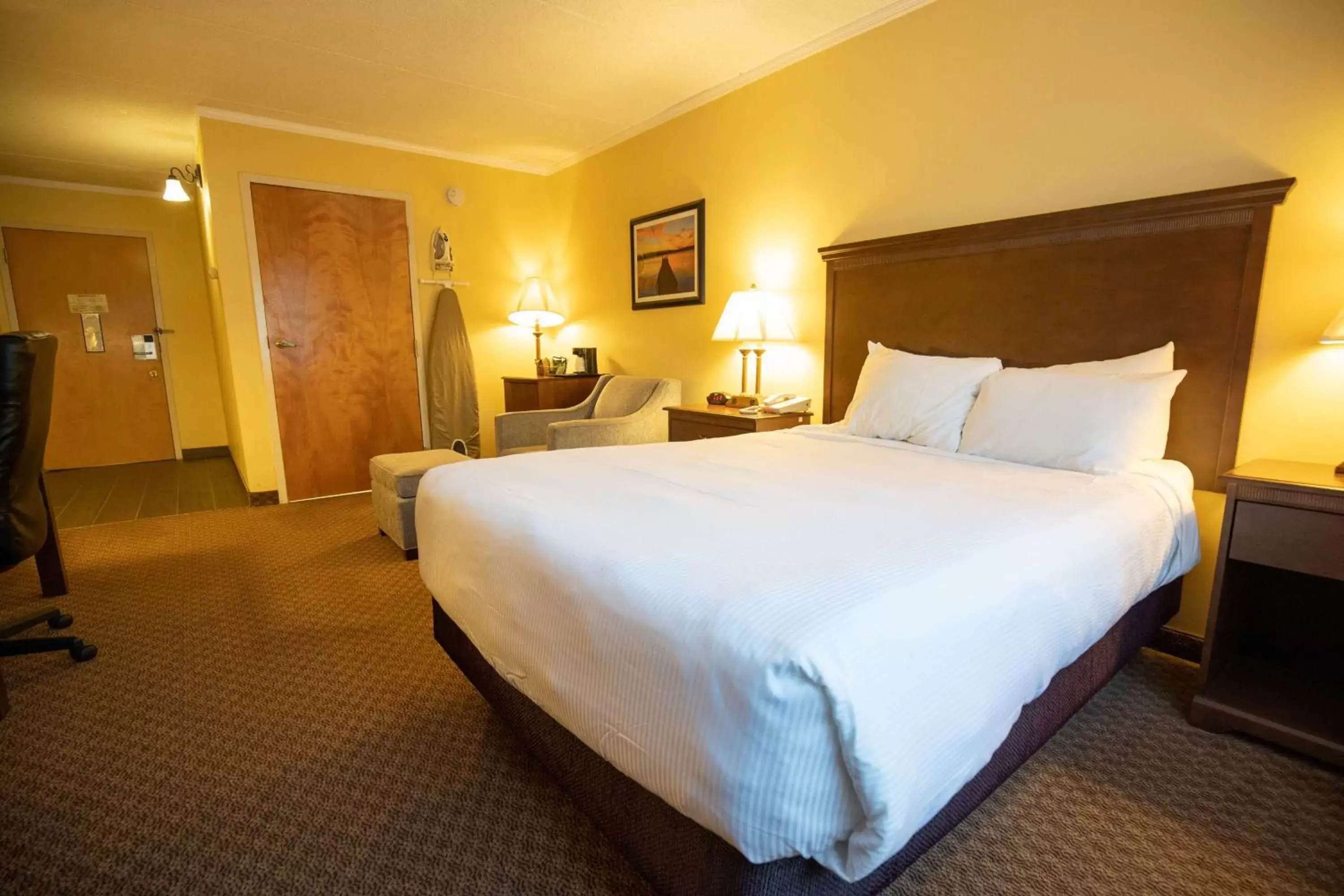 Bedroom, Bed in Best Western of Lake George