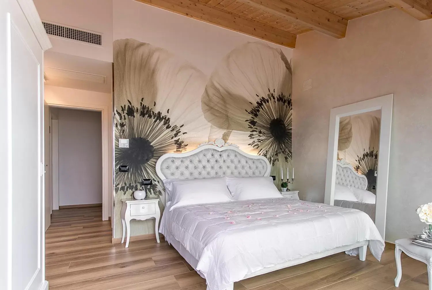 Photo of the whole room, Bed in Bellavistarelax