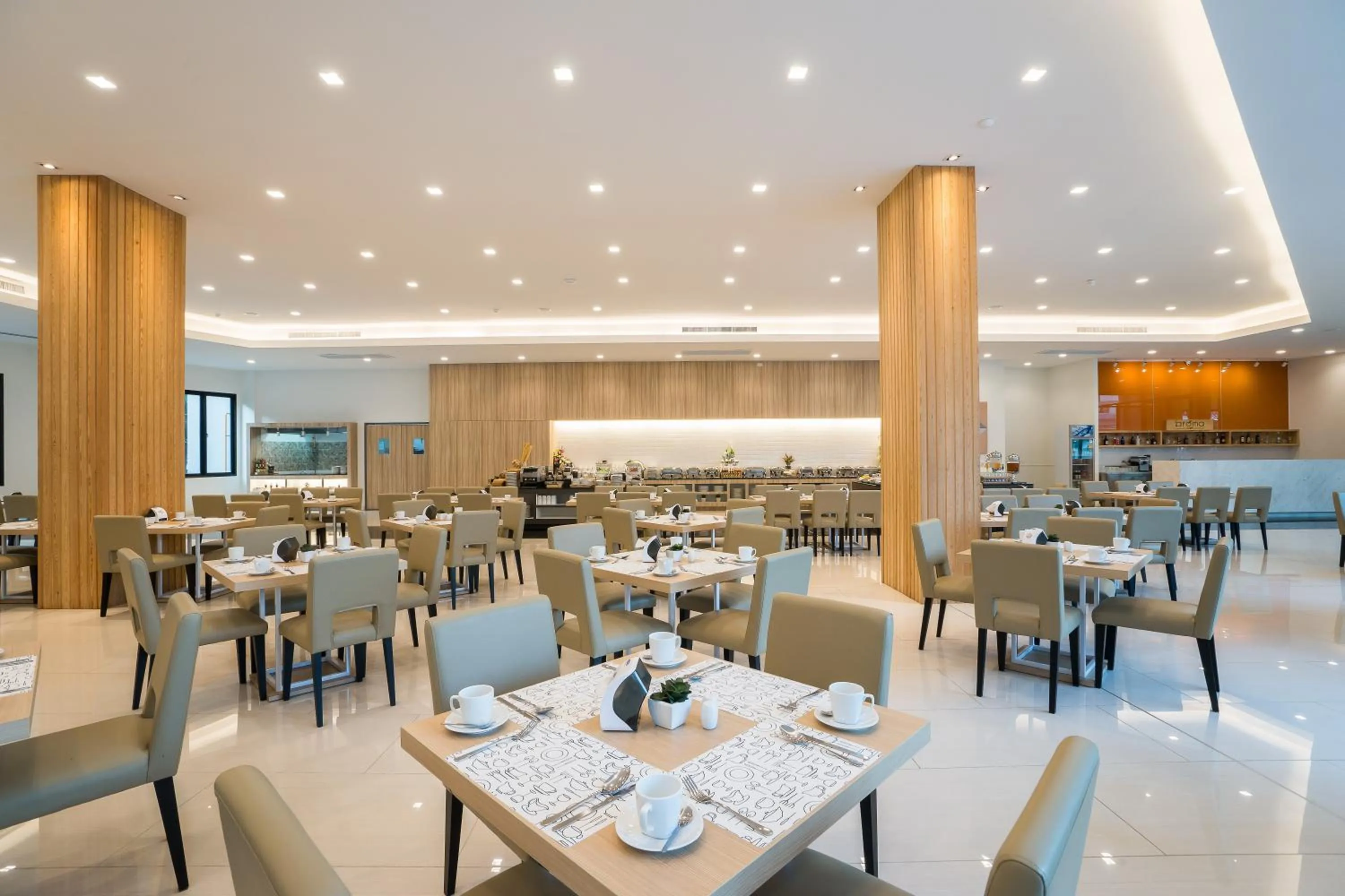 Restaurant/places to eat in Hotel J Pattaya