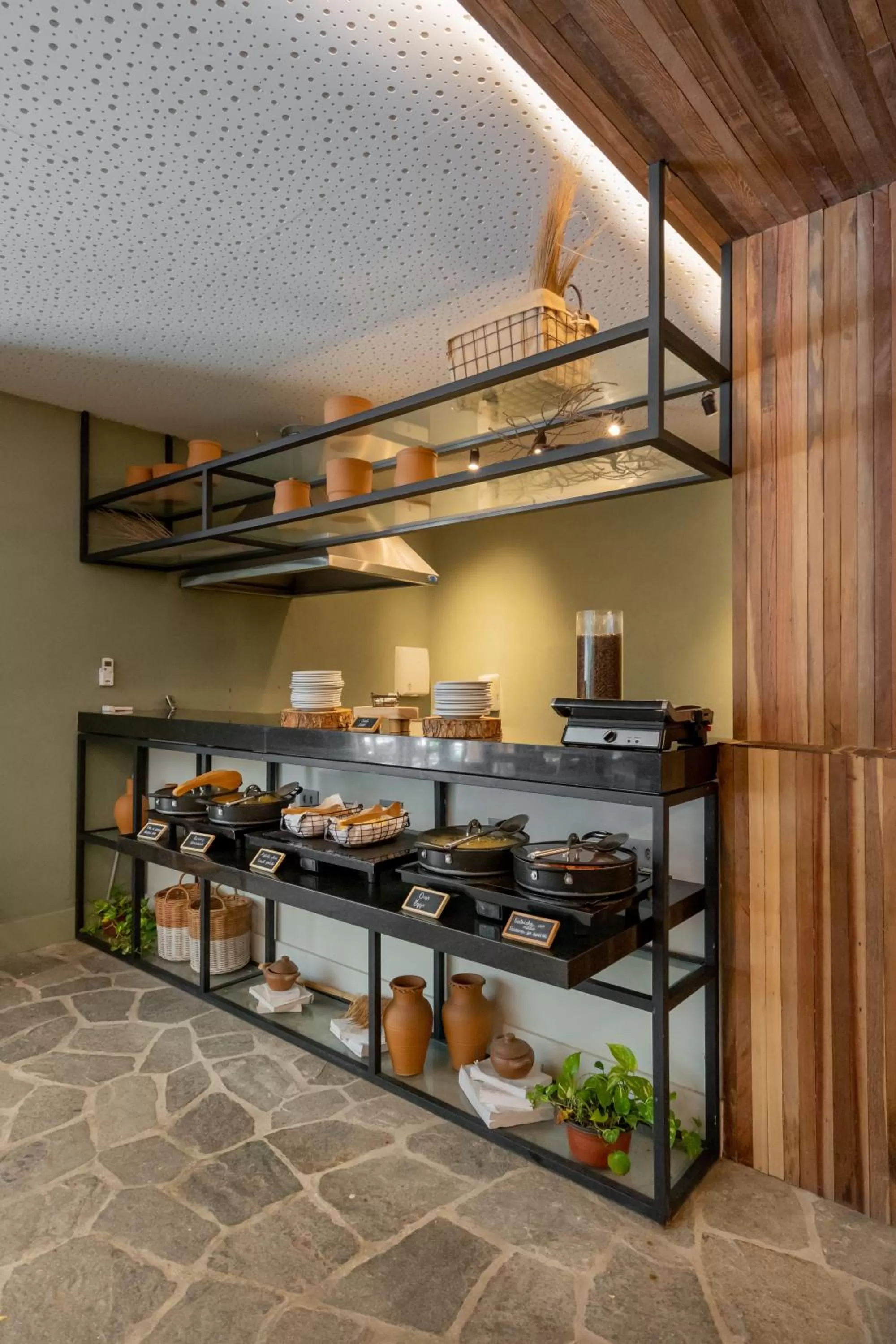 Food and drinks in Pauli Boutique Hotel