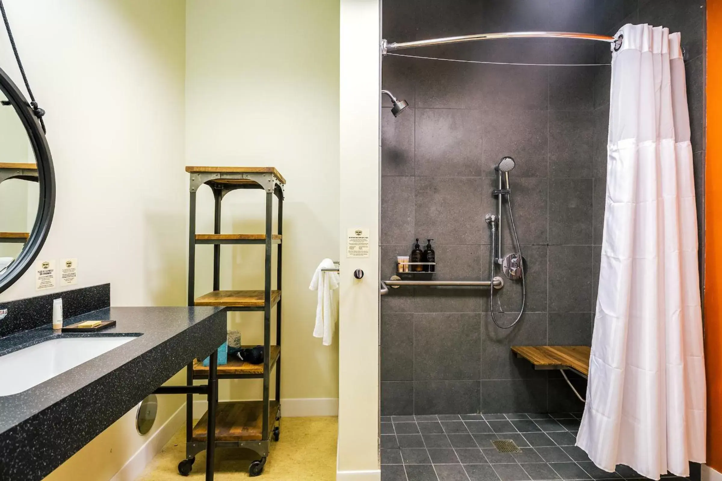 Shower, Bathroom in Rush Creek Lodge at Yosemite