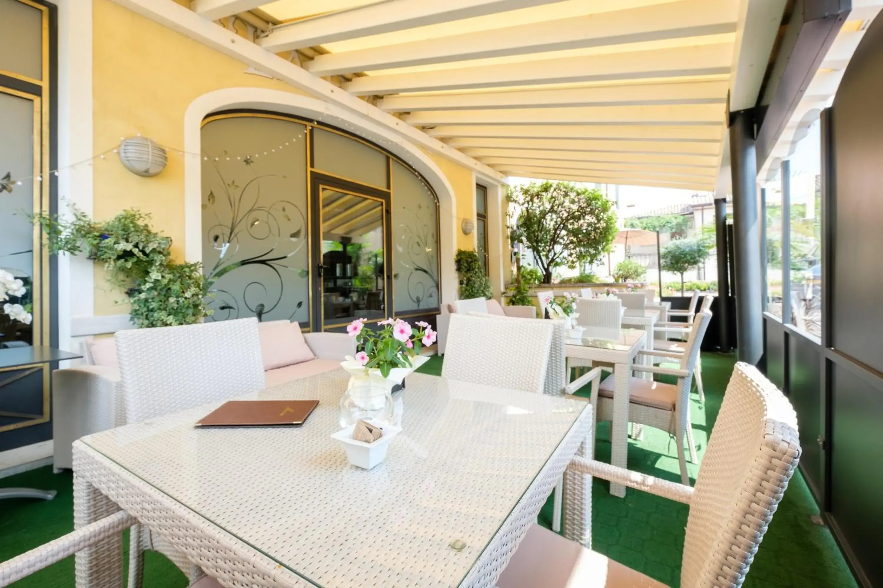 Lounge or bar, Restaurant/Places to Eat in Wine Hotel San Giacomo Activity & Wellness