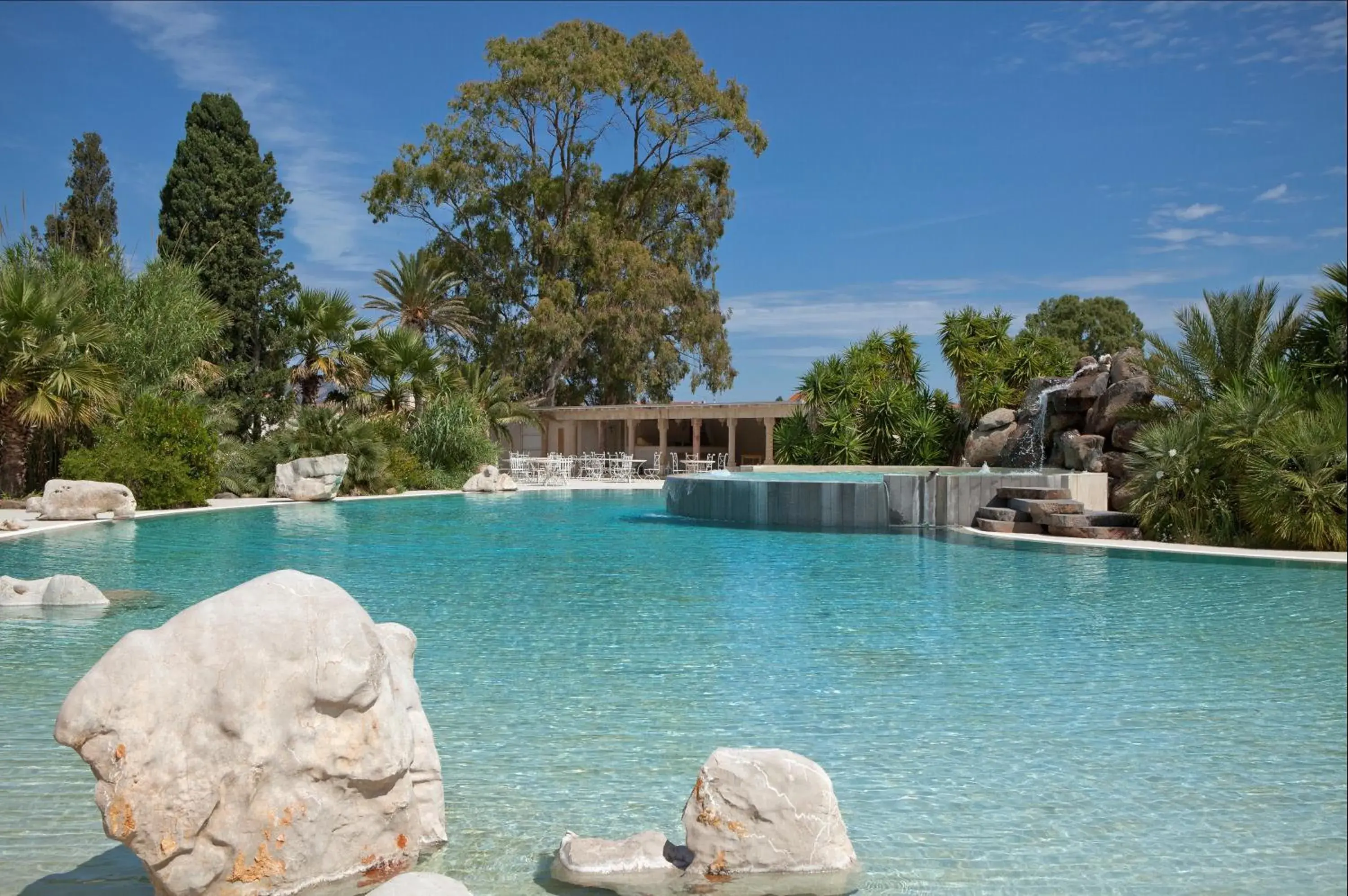 Swimming Pool in Tartheshotel