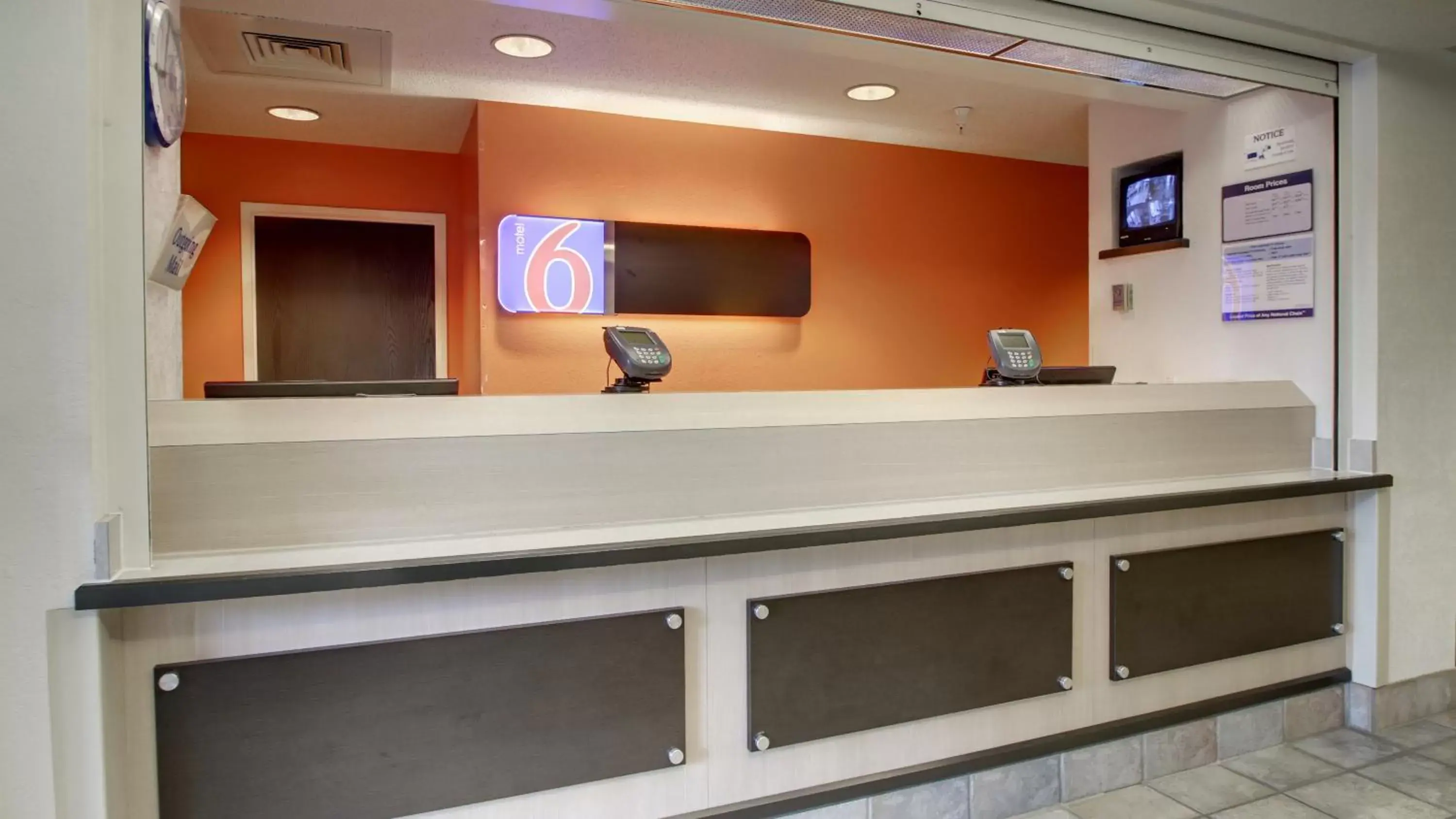 Lobby or reception, Lobby/Reception in Motel 6-Springfield, IL