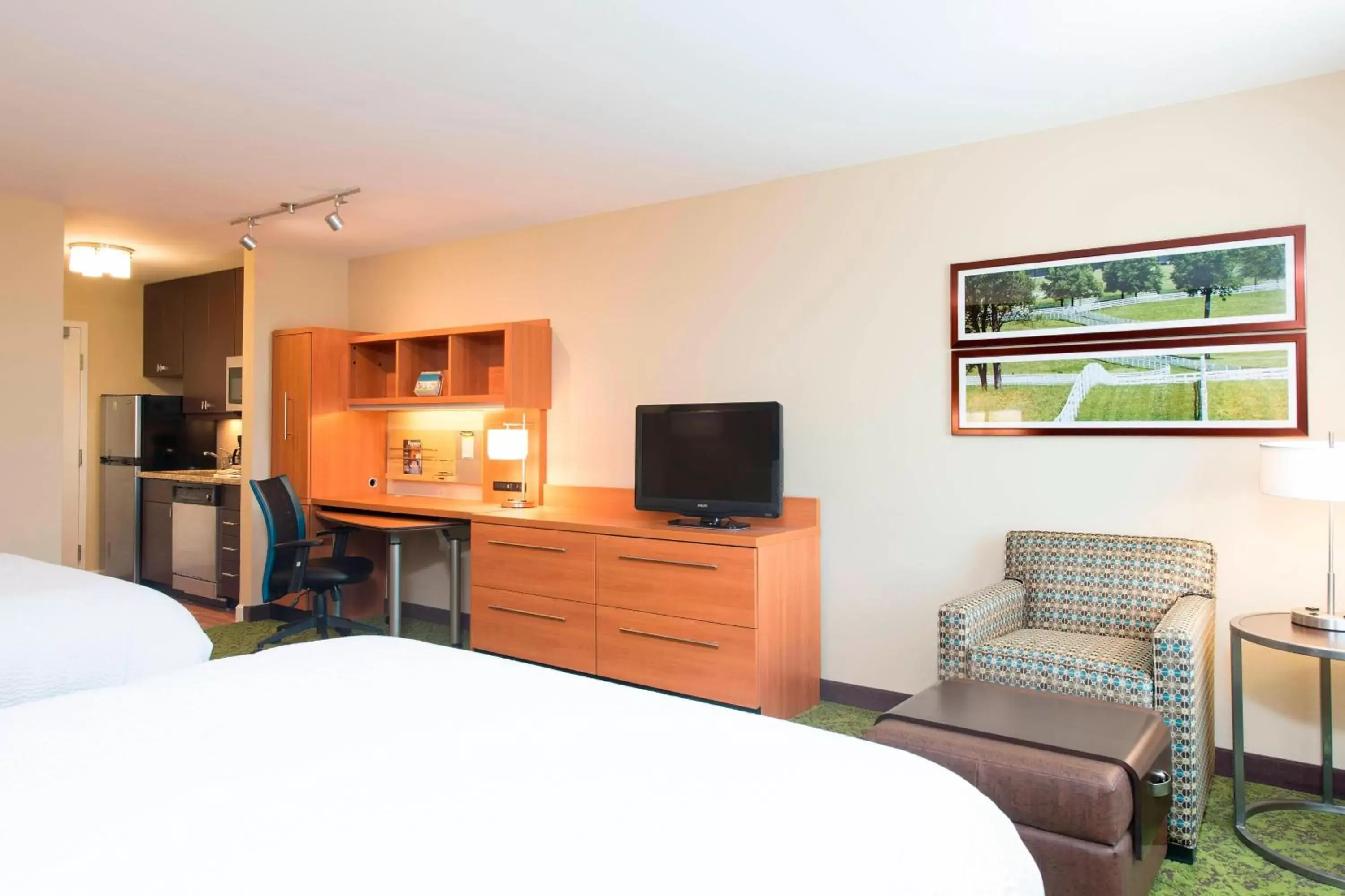 Bedroom, TV/Entertainment Center in TownePlace Suites by Marriott Lexington South/Hamburg Place
