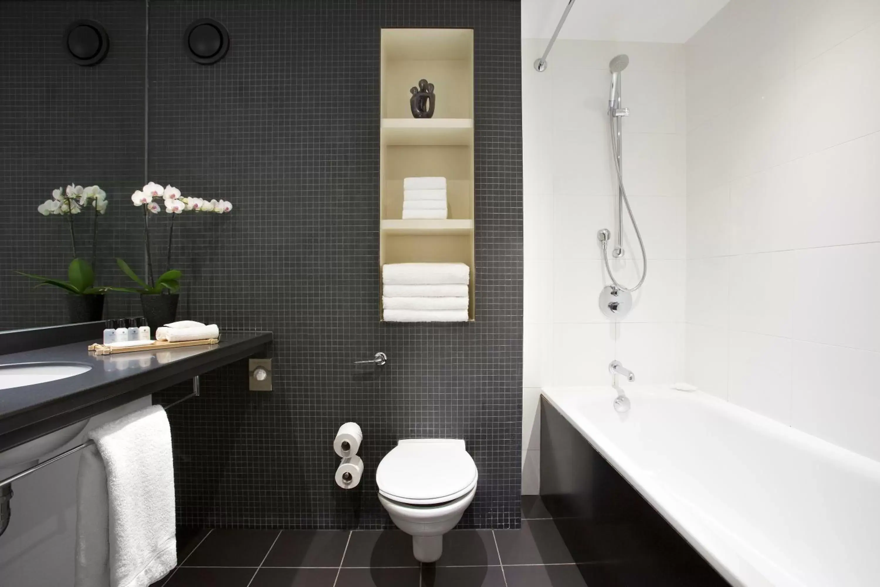 Toilet, Bathroom in Crowne Plaza London - Docklands, an IHG Hotel