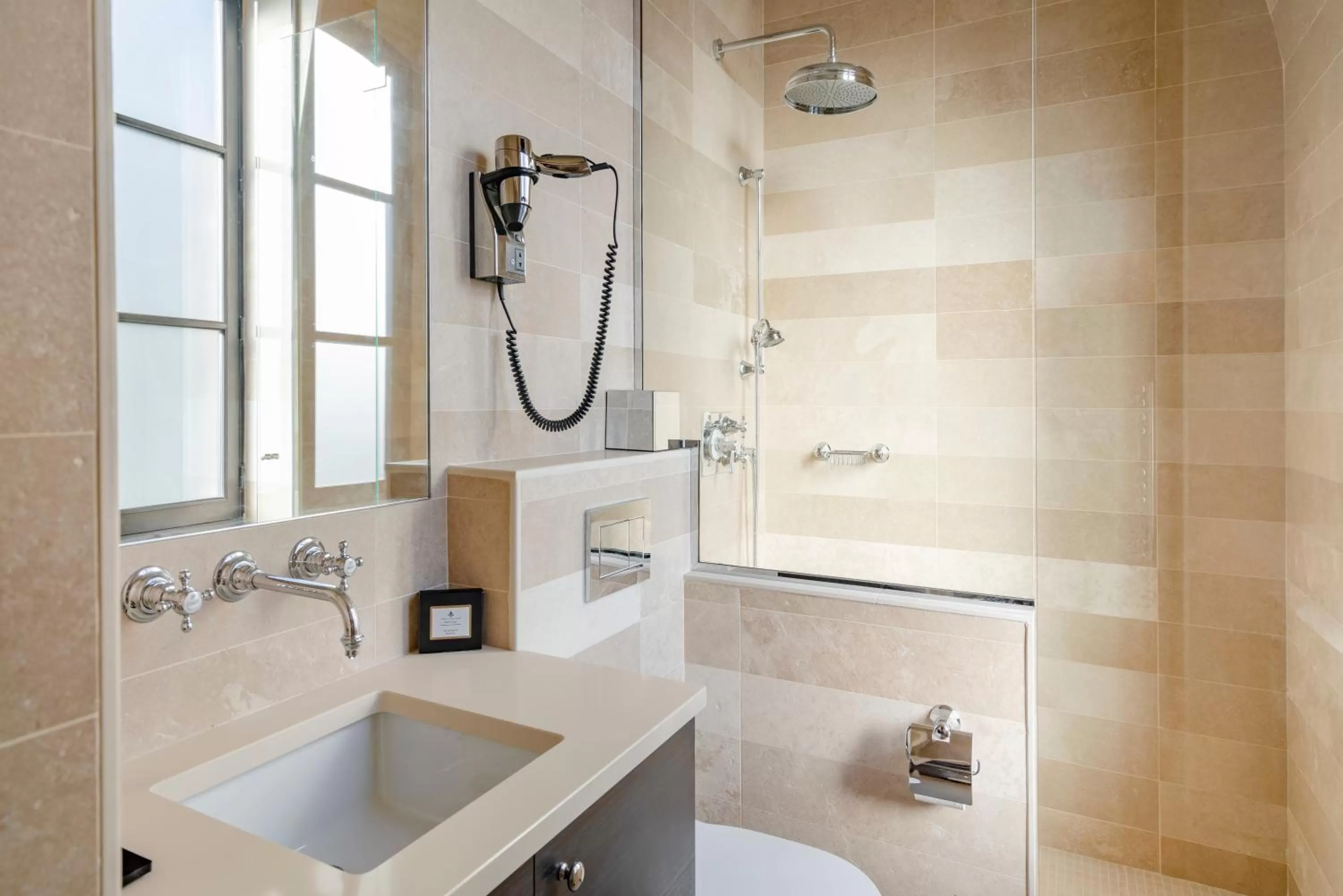 Bathroom in Hôtel Le Presbytère