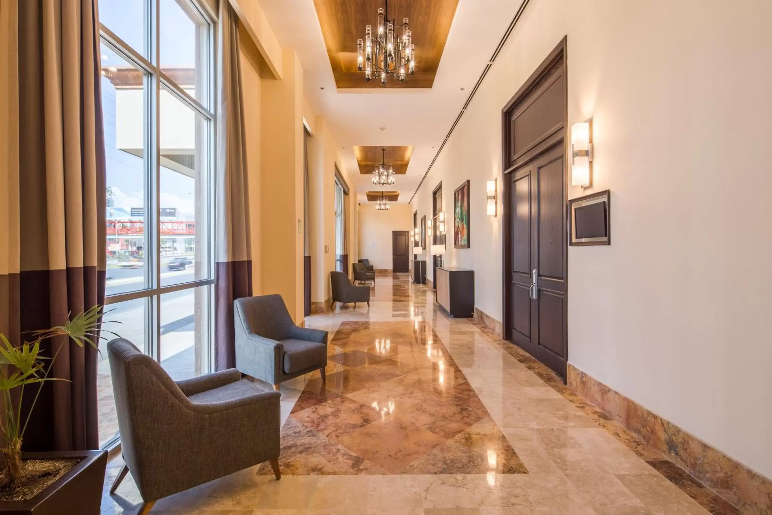 Lobby or reception, Lobby/Reception in Holiday Inn Monterrey Valle, an IHG Hotel