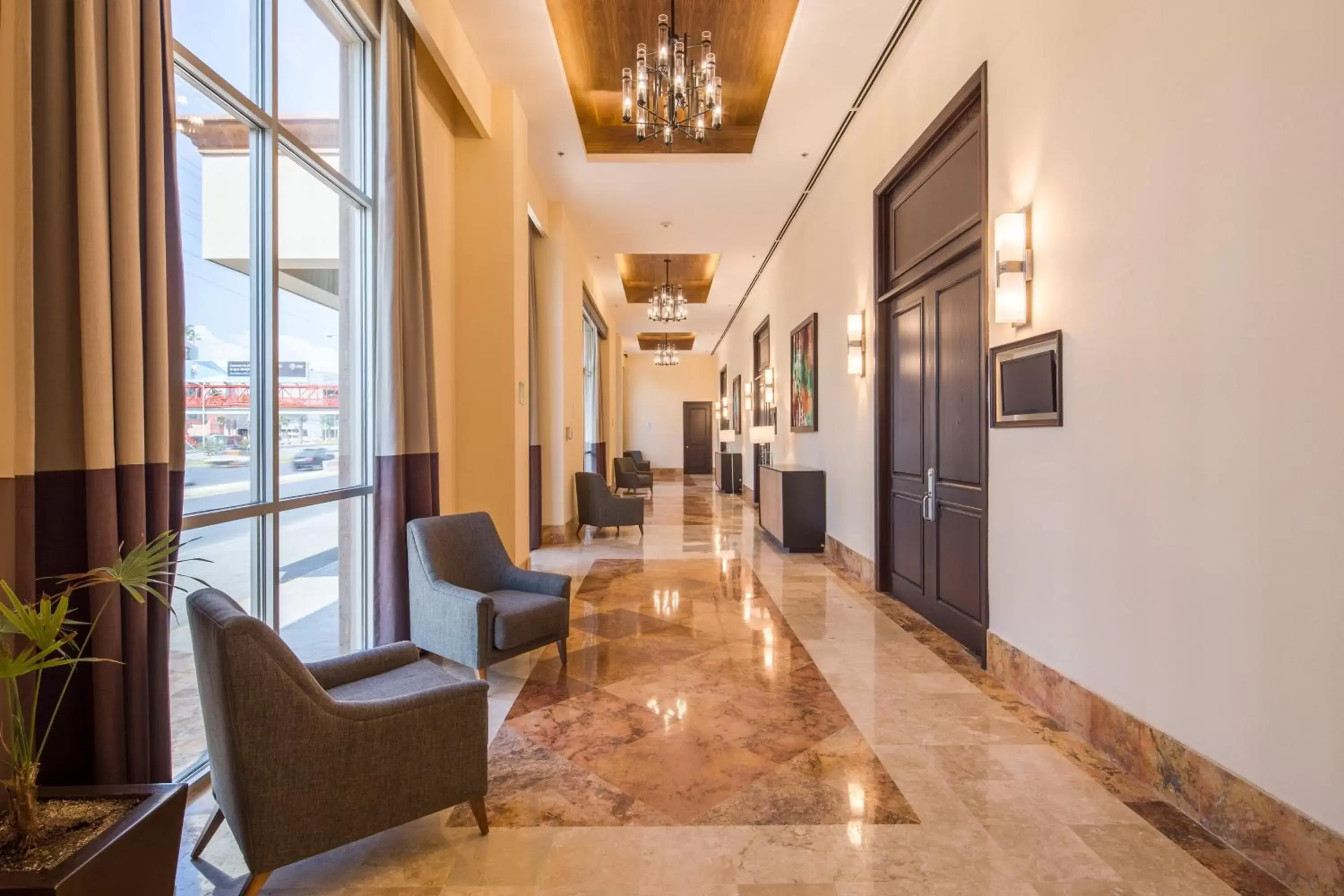 Lobby or reception in Holiday Inn Monterrey Valle by IHG Lobby or reception in Holiday Inn Monterrey Valle by IHG