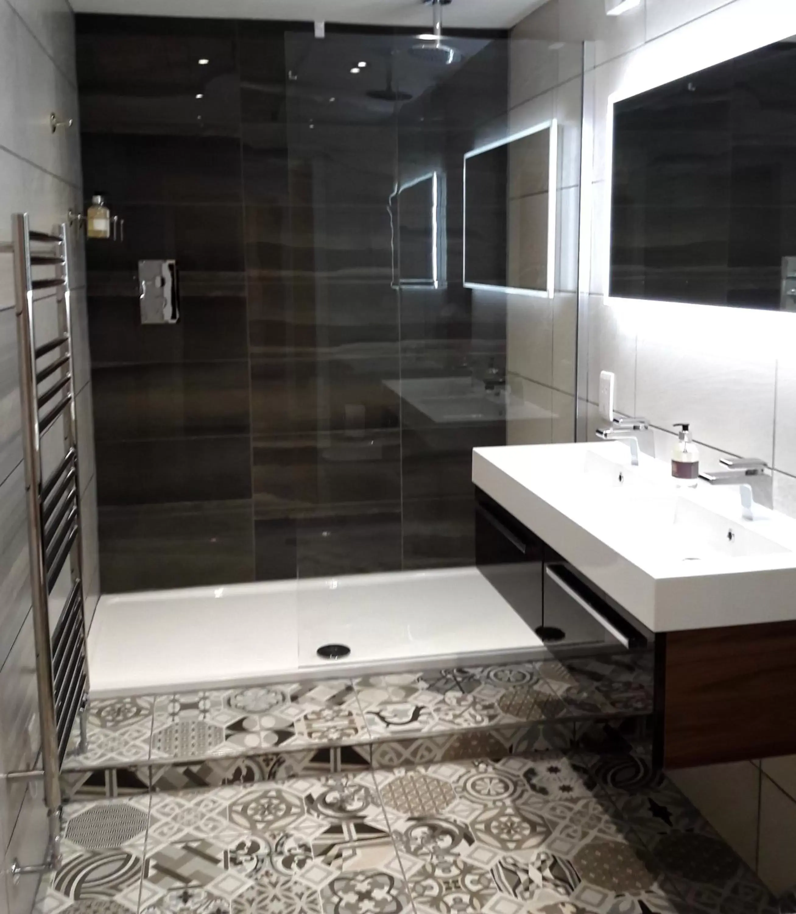 Shower, Bathroom in Grange Boutique Hotel