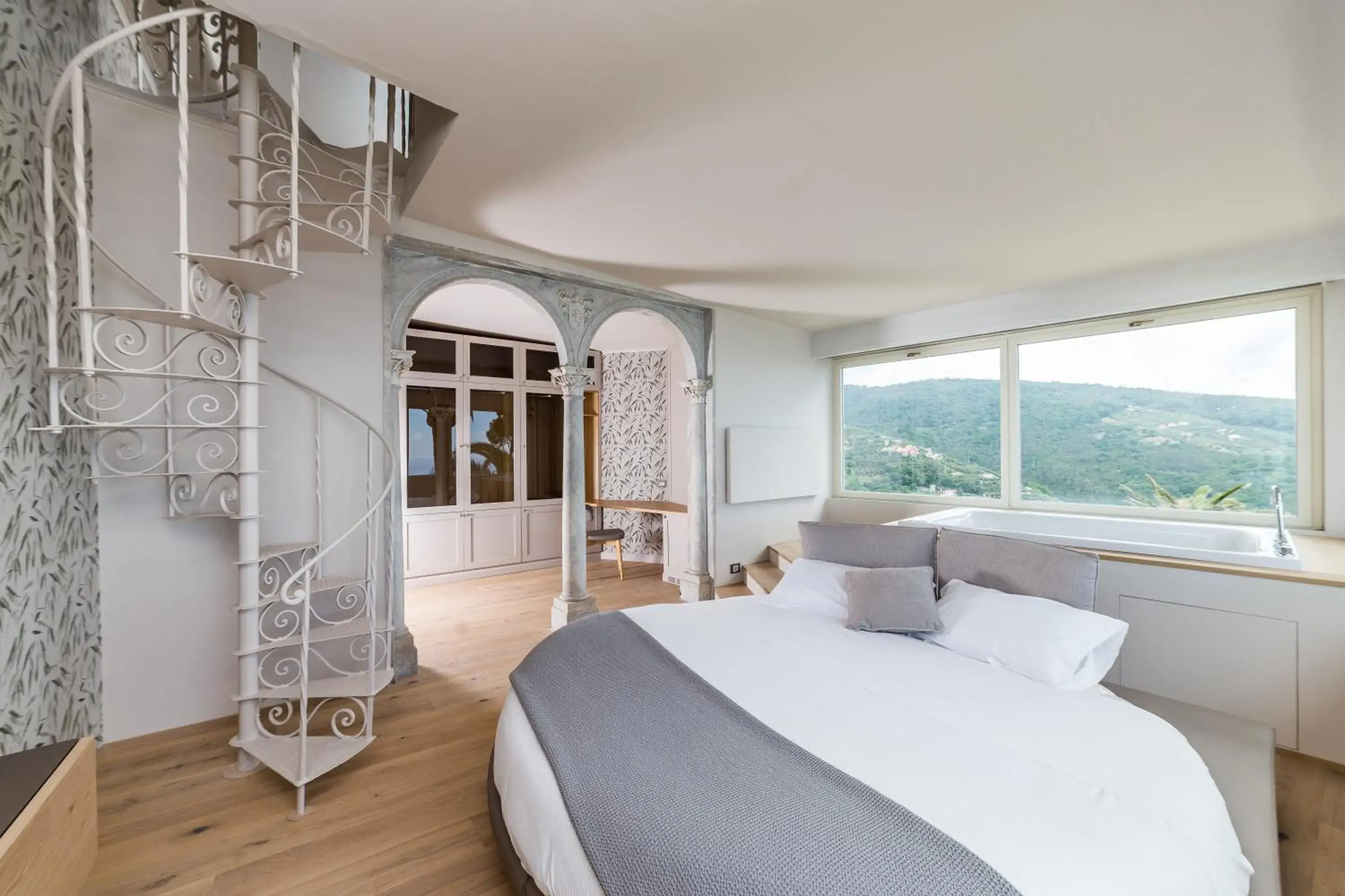 Bedroom, Mountain View in Villa Riviera Resort