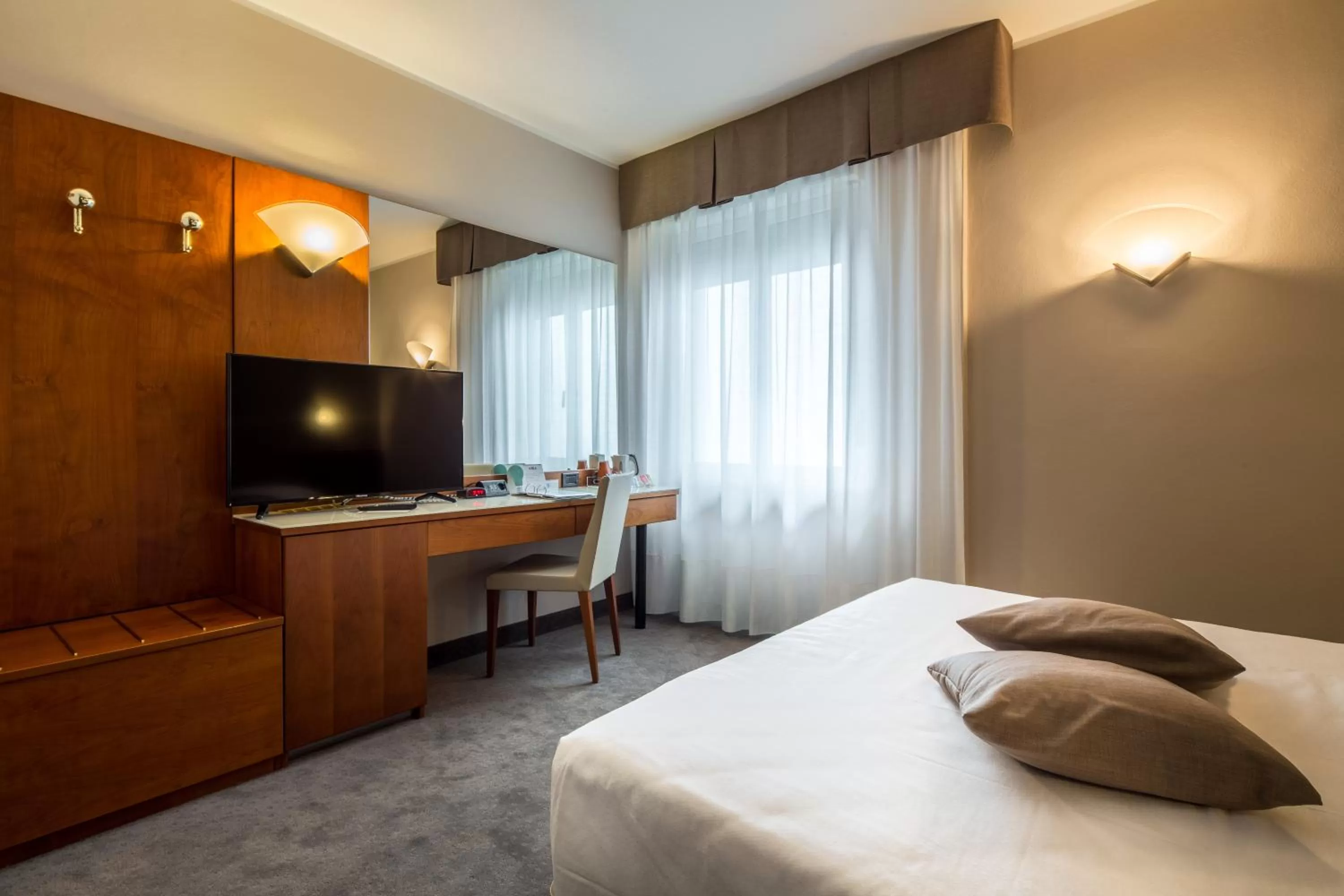 Photo of the whole room, Bed in Best Western Hotel Turismo