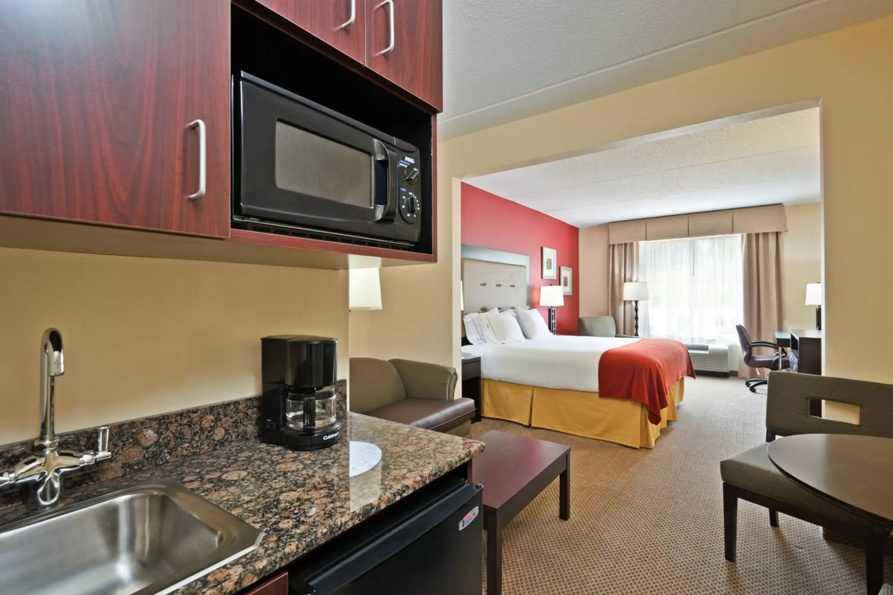 Photo of the whole room in Holiday Inn Express Hotel & Suites Kodak East-Sevierville, an IHG Hotel