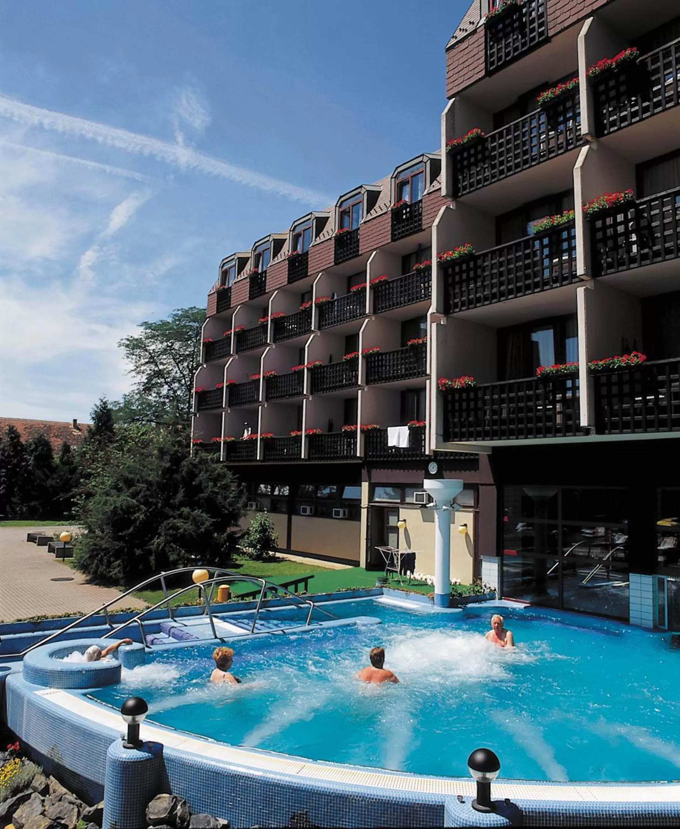 Swimming pool in Ensana Thermal Sárvár