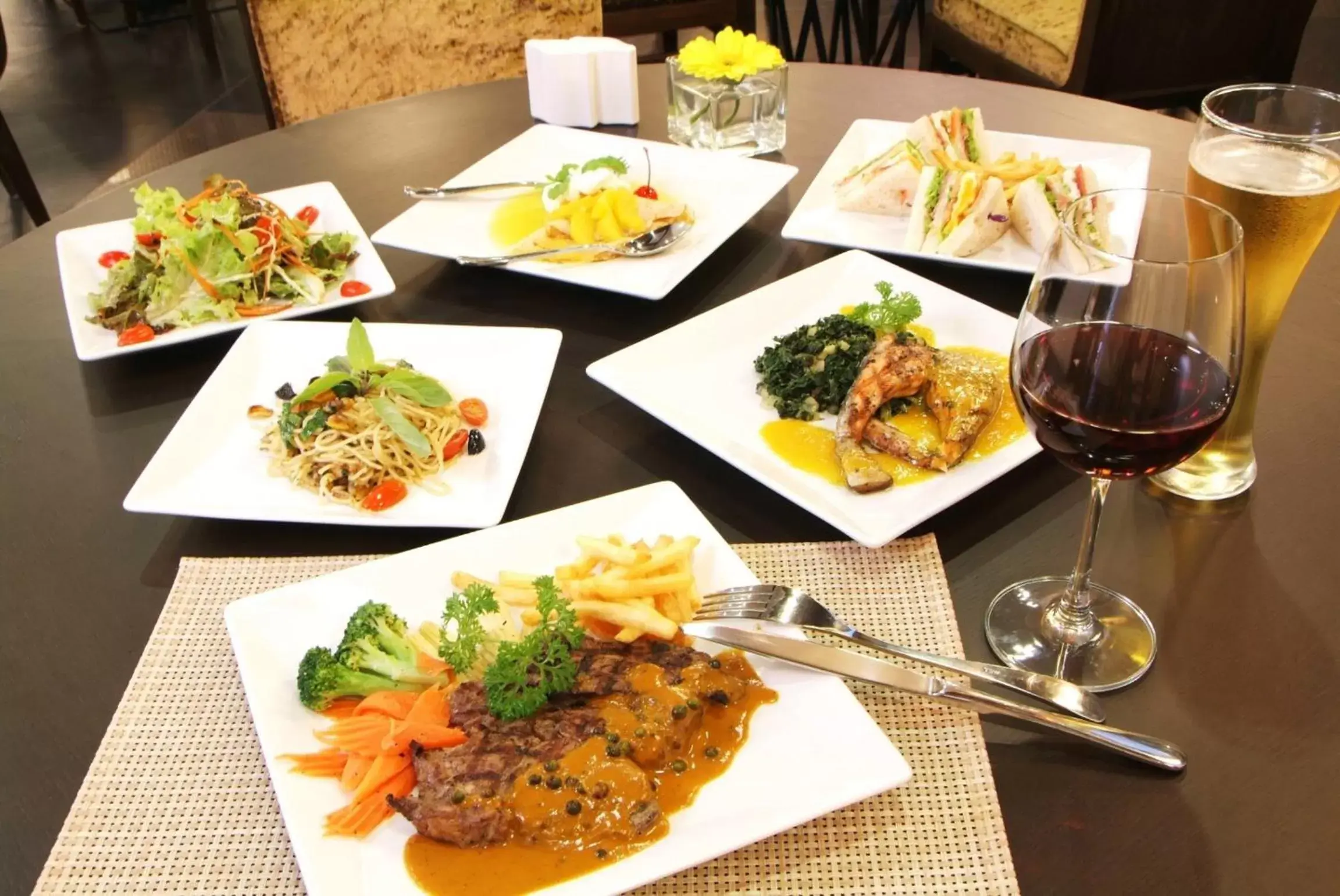 Food and drinks, Lunch and Dinner in Amora NeoLuxe Suites Hotel