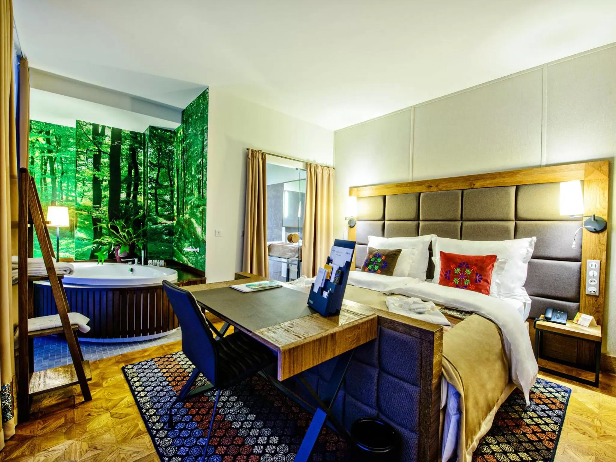 Bed in Hotel Bristol Tradition and Luxury