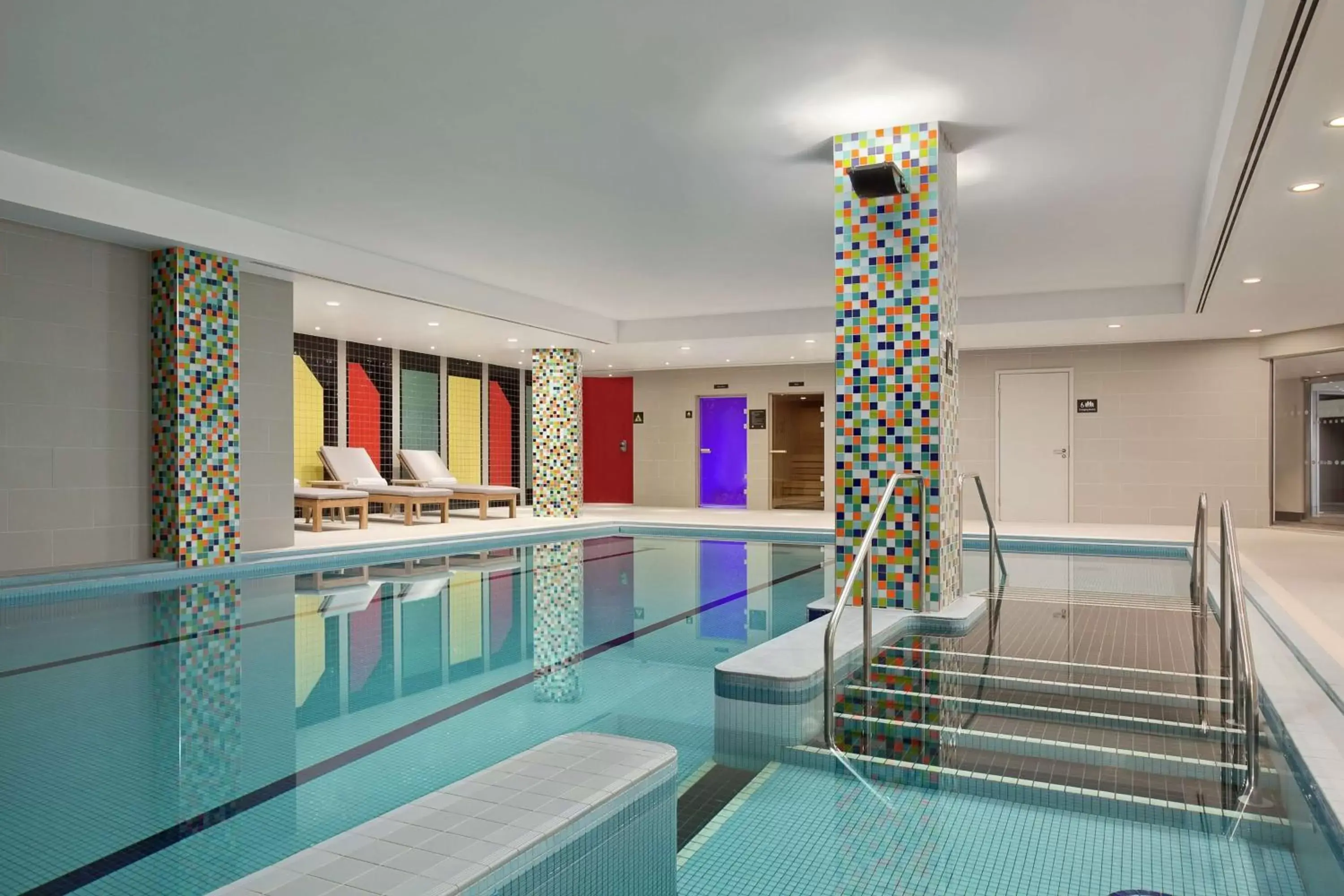 Pool view, Swimming Pool in Hilton London Wembley