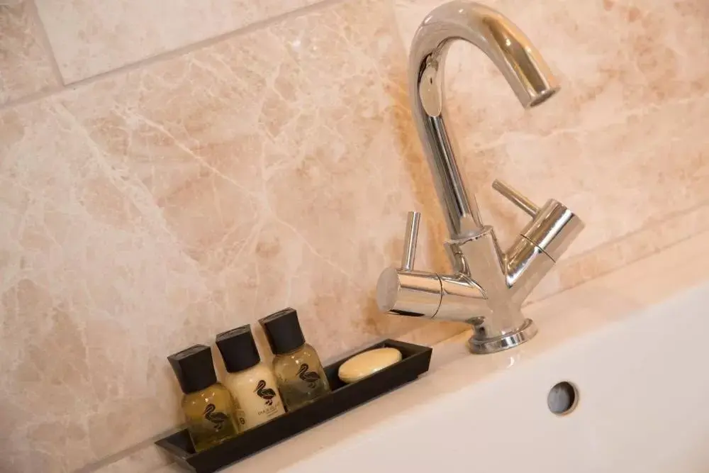 Bathroom in The Evenlode Hotel