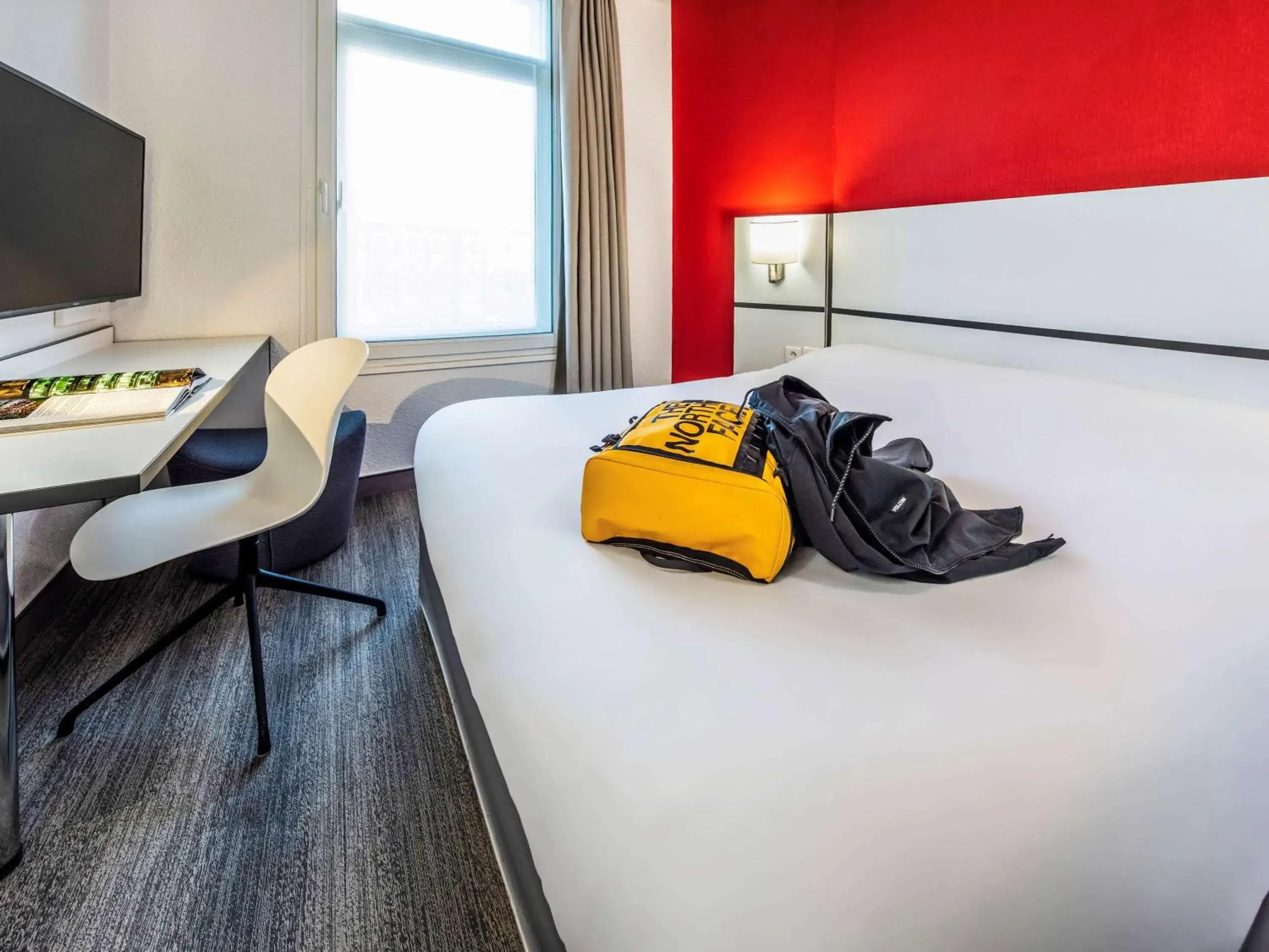 Bedroom in Ibis Styles Strasbourg Centre Gare