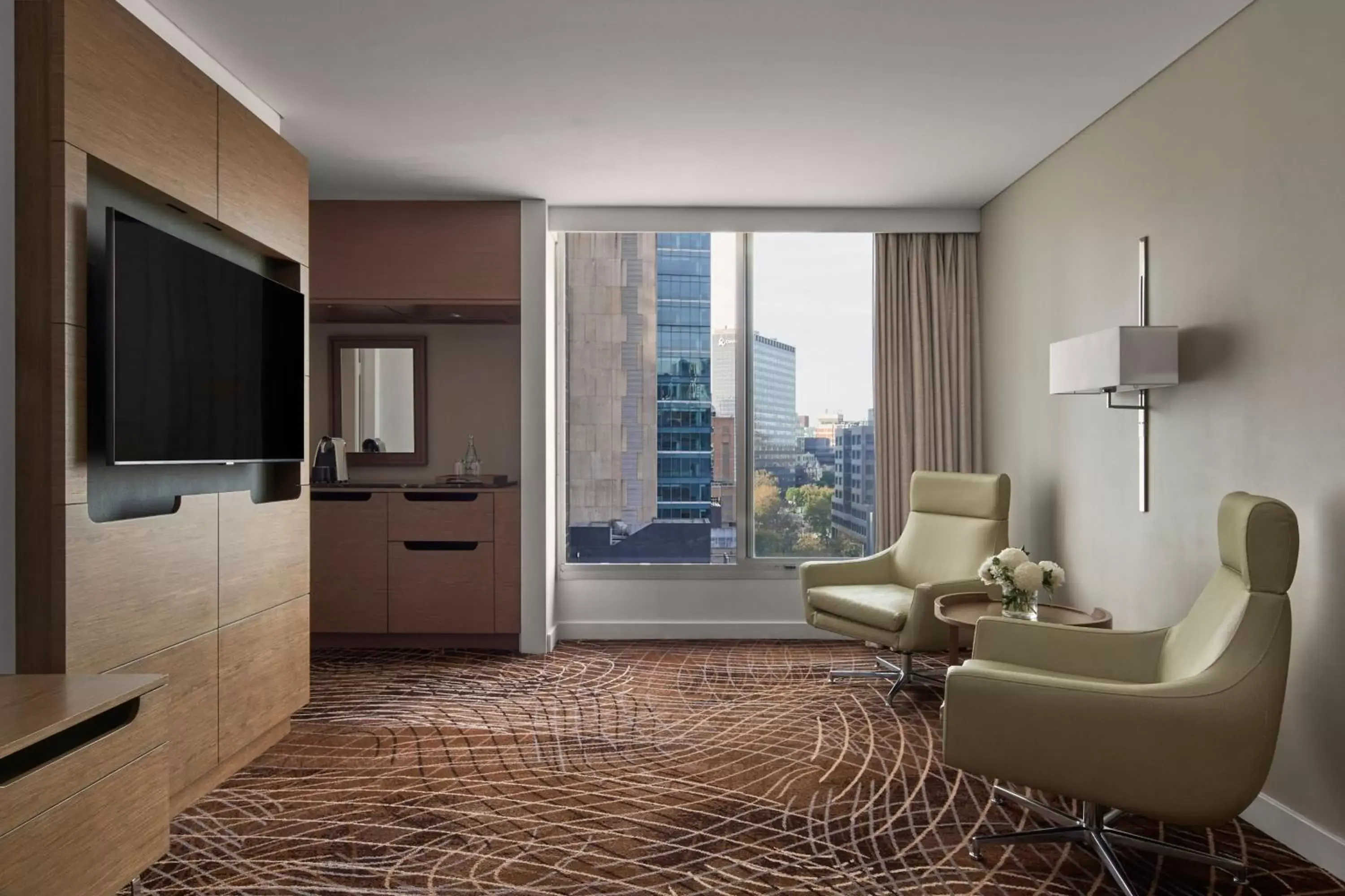 Bedroom, TV/Entertainment Center in Melbourne Marriott Hotel