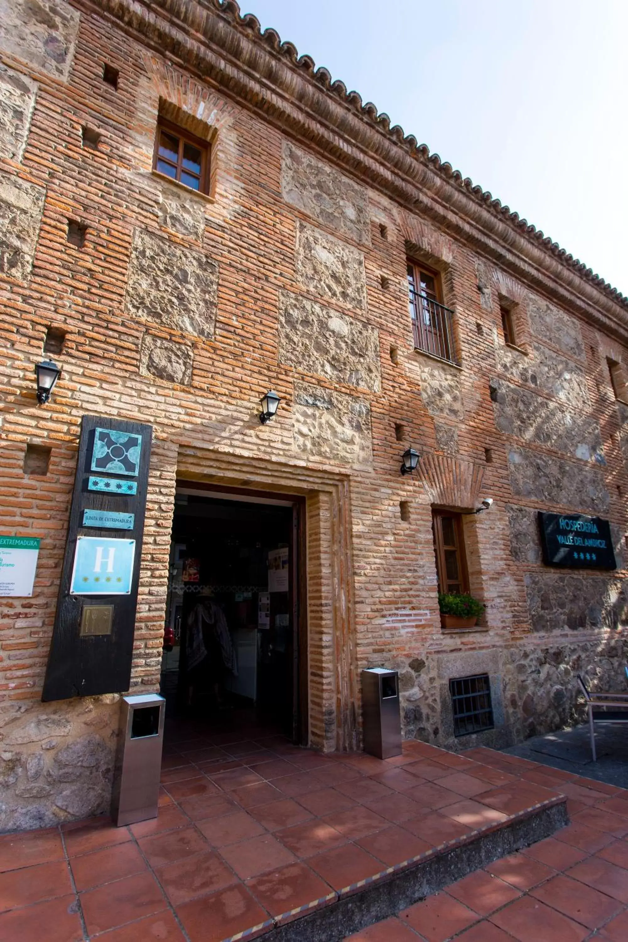 Facade/entrance, Property Building in Hospedería Valle del Ambroz