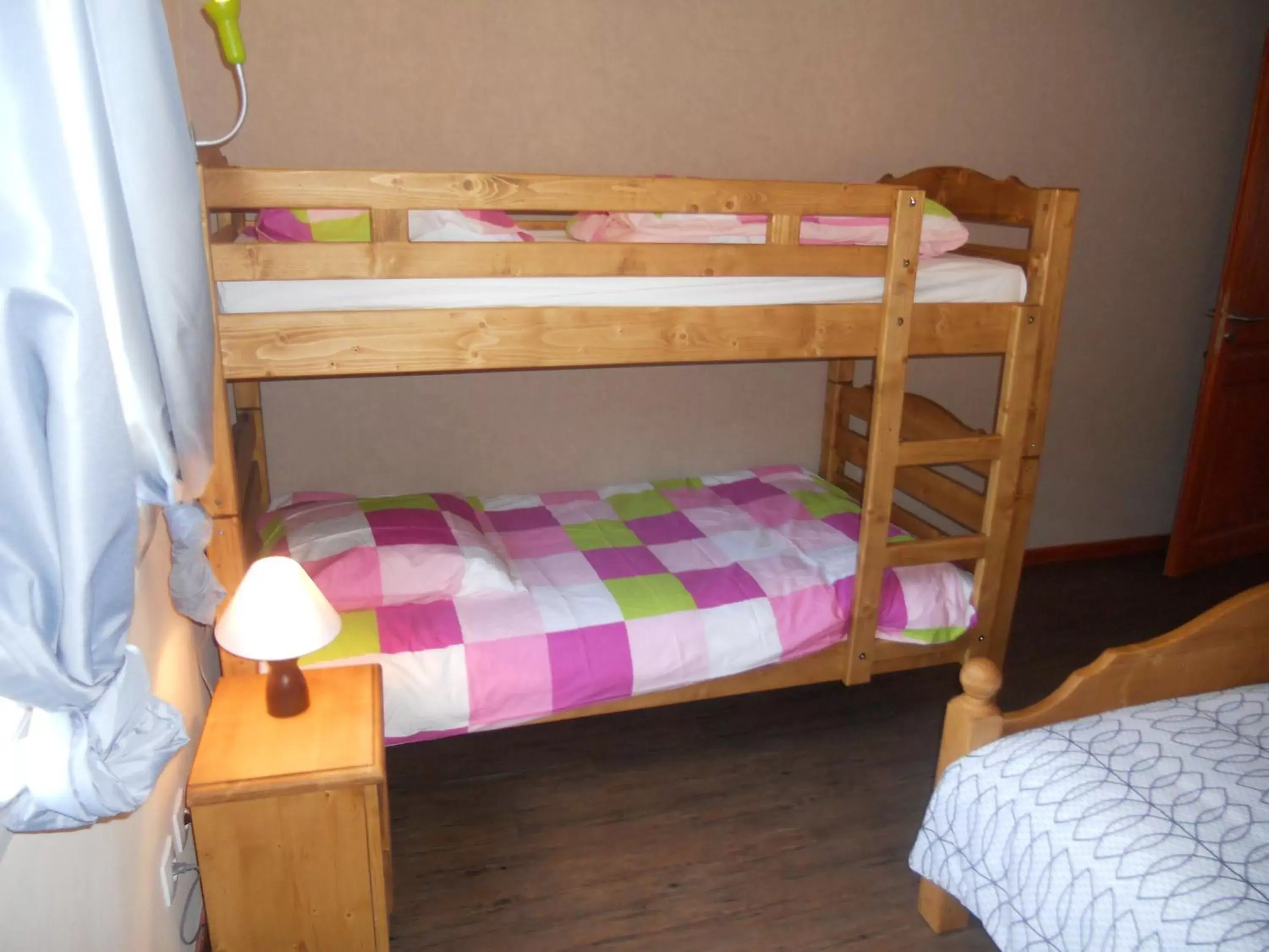 Photo of the whole room, Bunk Bed in Auberge du Saut des Cuves