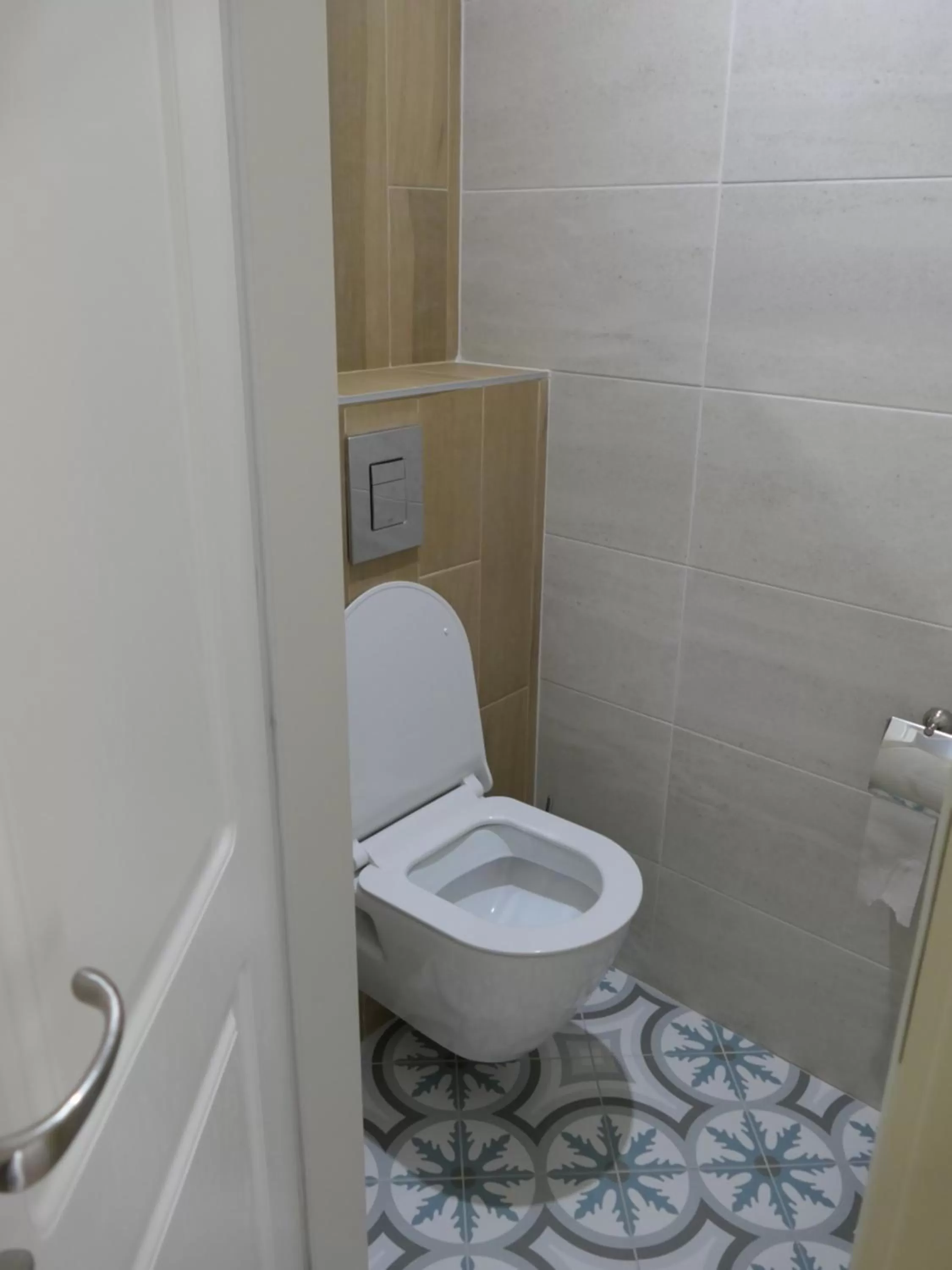 Toilet in Hotel MEDITERRANEO