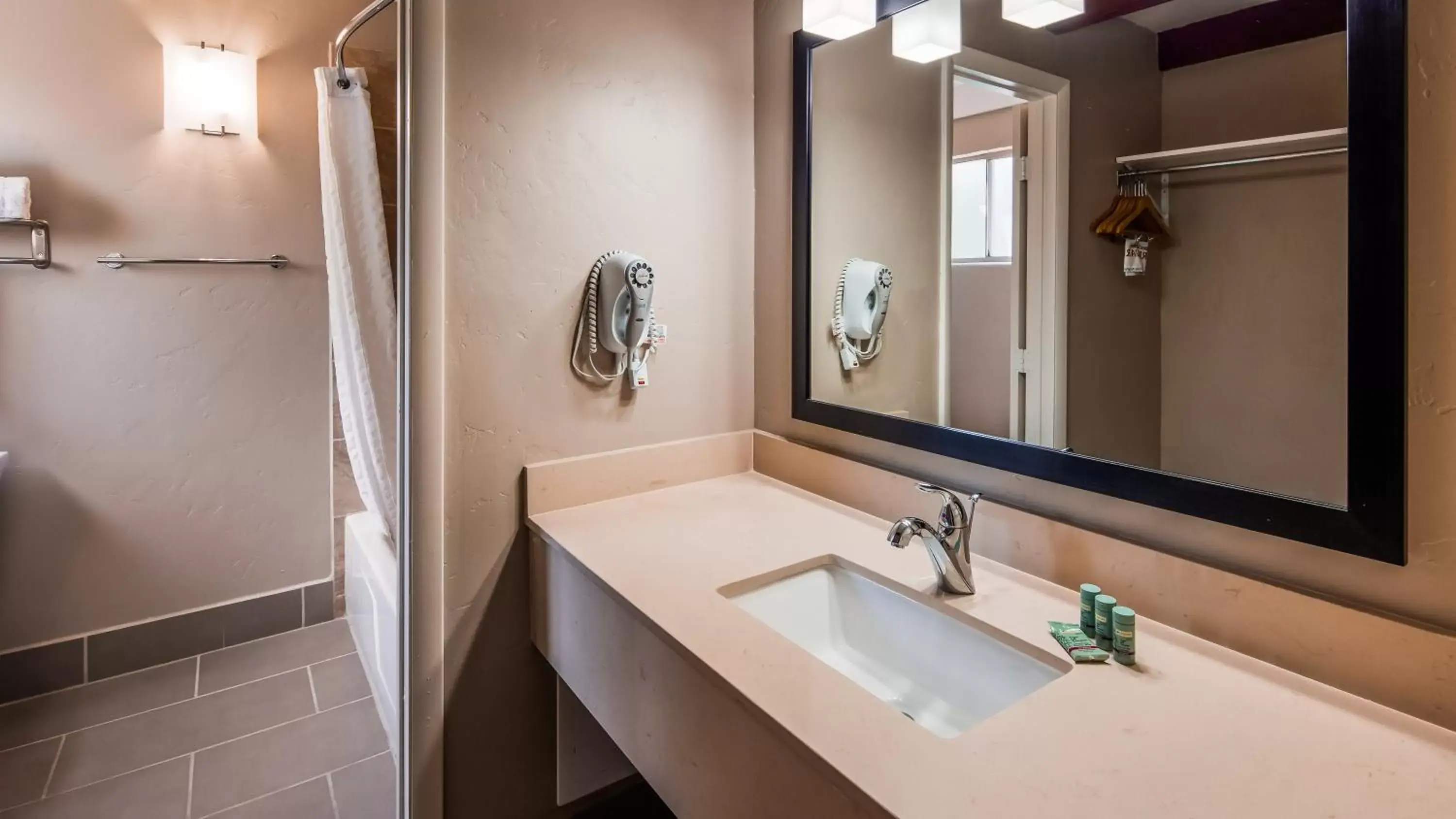 Bathroom in Best Western Mission Inn