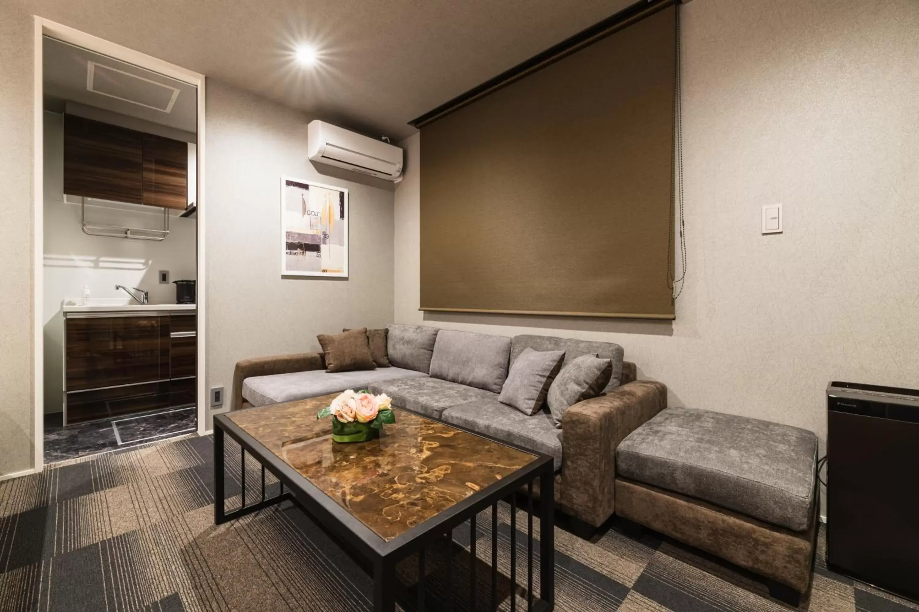 Photo of the whole room in GRAND BASE Hakata Naraya Photo of the whole room in GRAND BASE Hakata Naraya