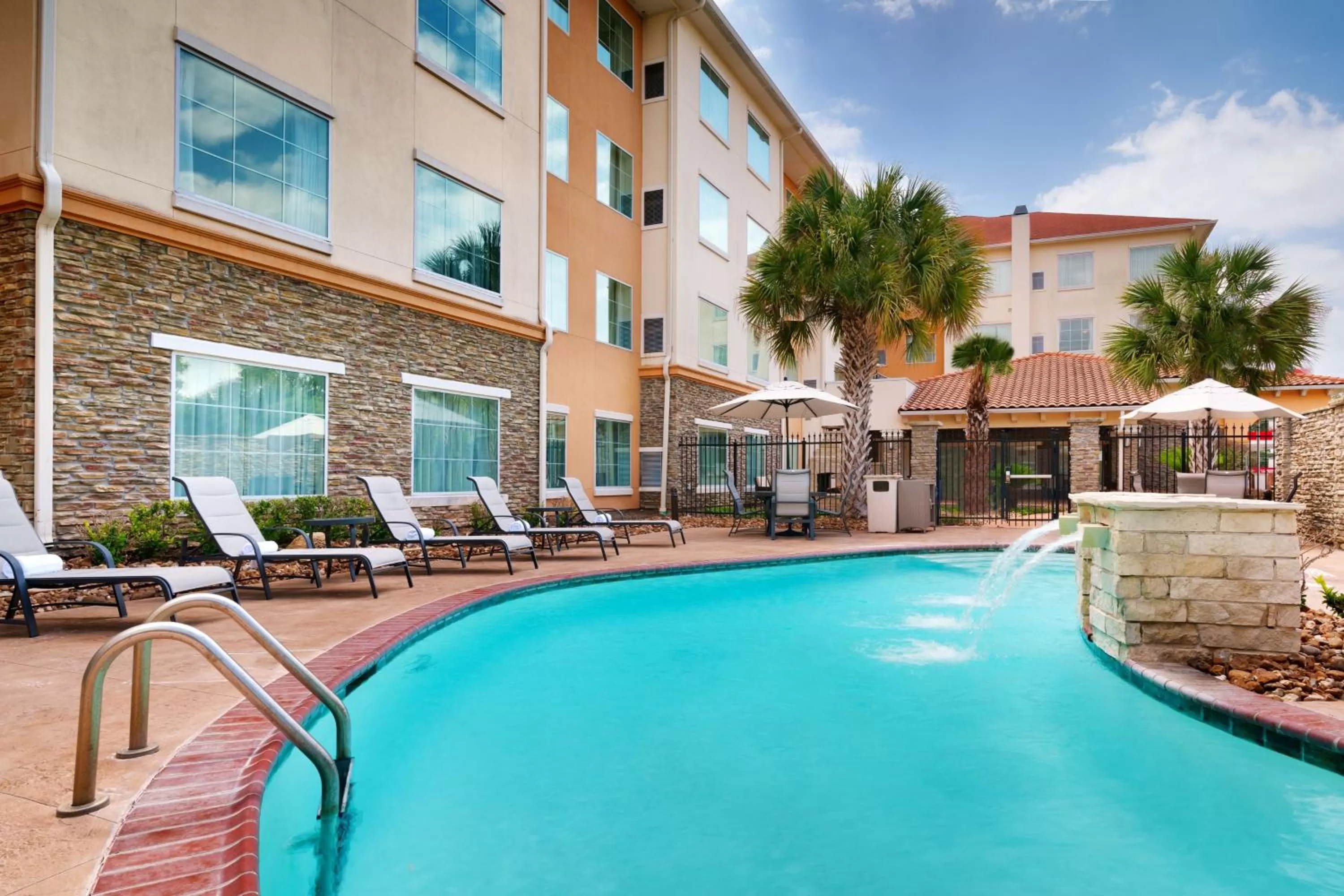 Swimming pool in Residence Inn by Marriott Houston I-10 West/Park Row