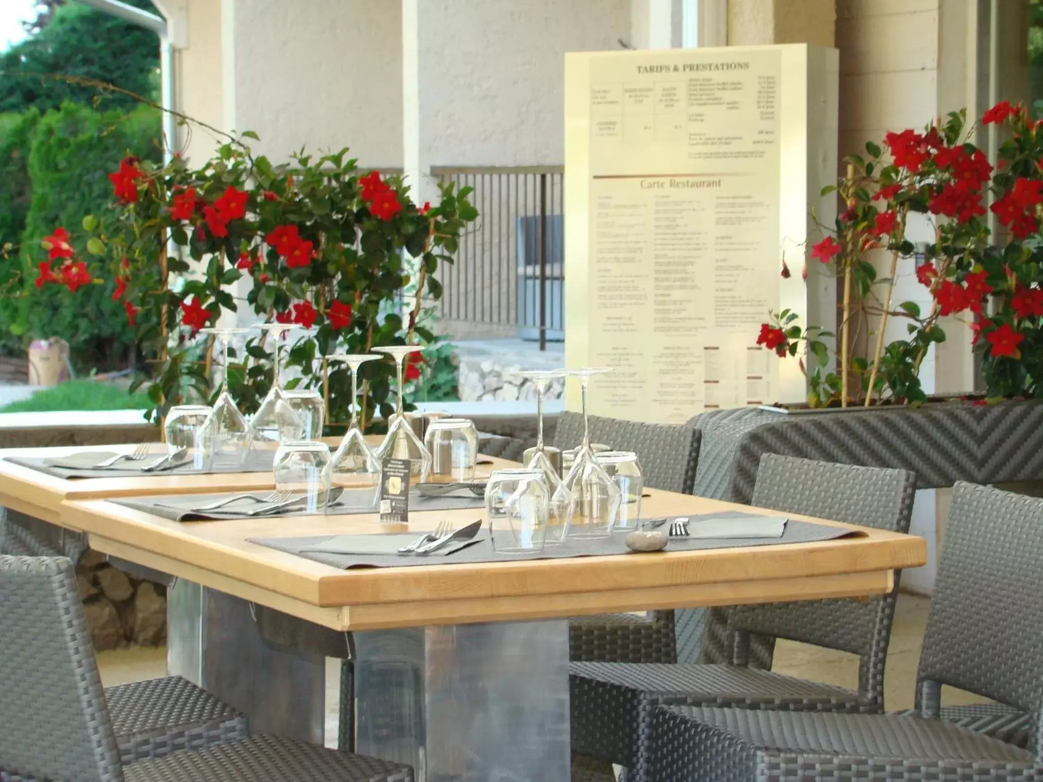 Patio, Restaurant/Places to Eat in Le Mas d'Estello