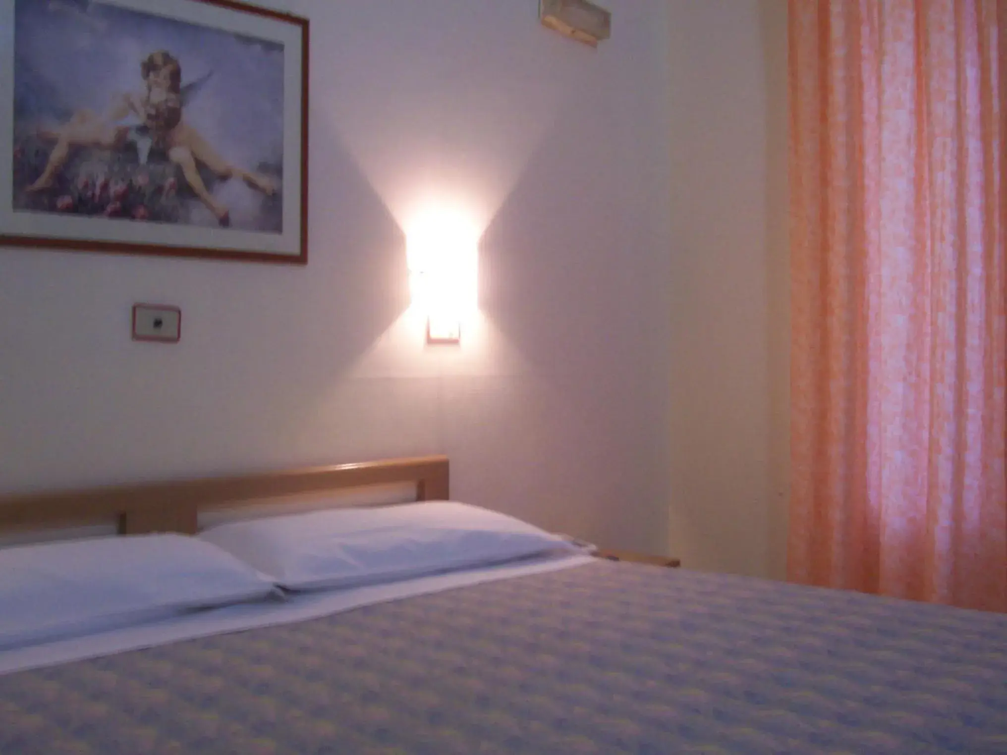 Bedroom, Bed in Hotel Pensione Romeo