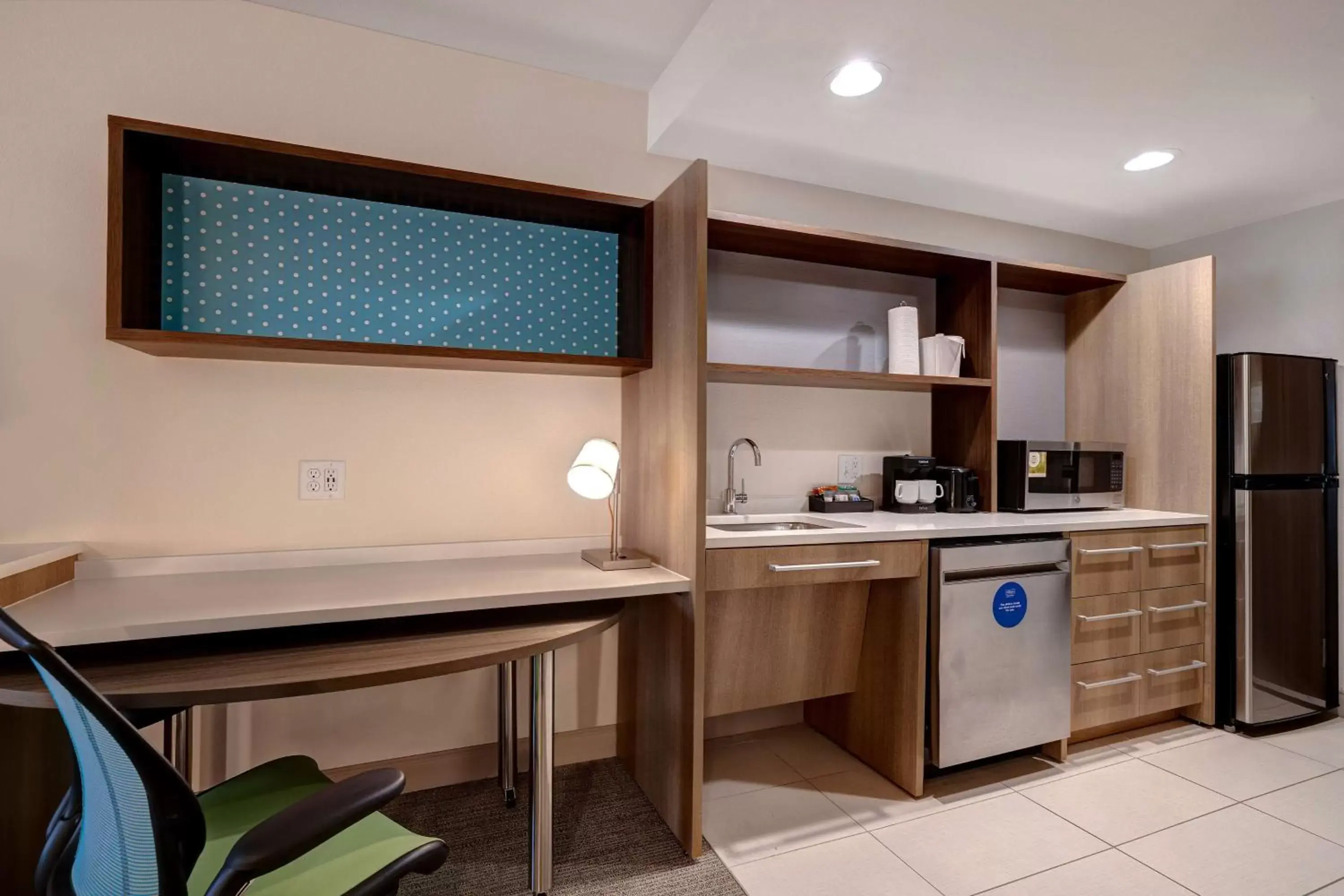 Bedroom, Kitchen/Kitchenette in Home2 Suites By Hilton DeKalb