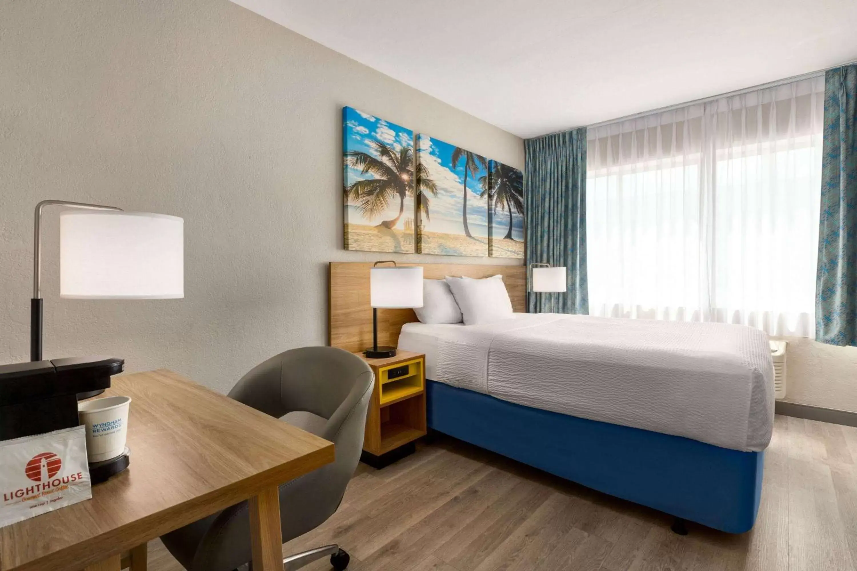 Photo of the whole room, Bed in Days Inn by Wyndham Miami Airport North