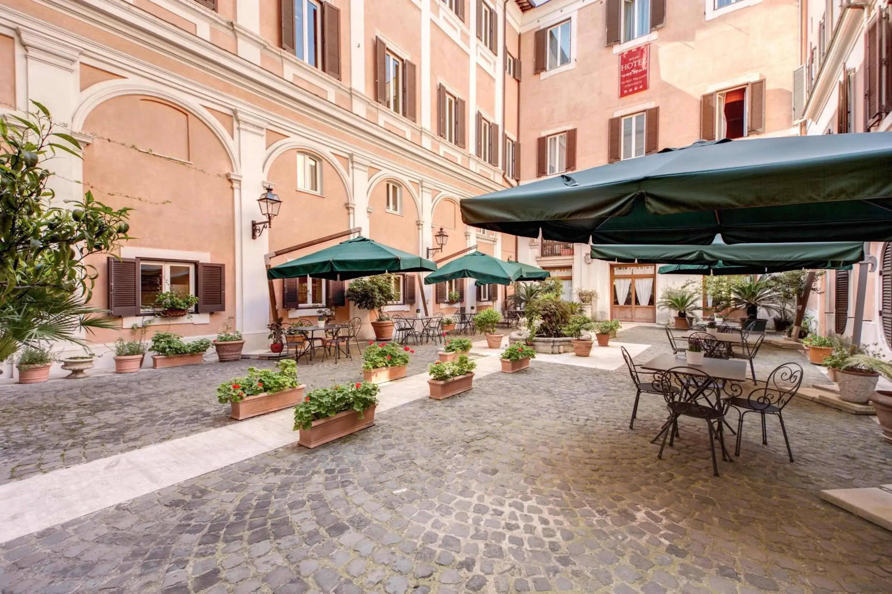 Patio, Restaurant/Places to Eat in Antico Palazzo Rospigliosi
