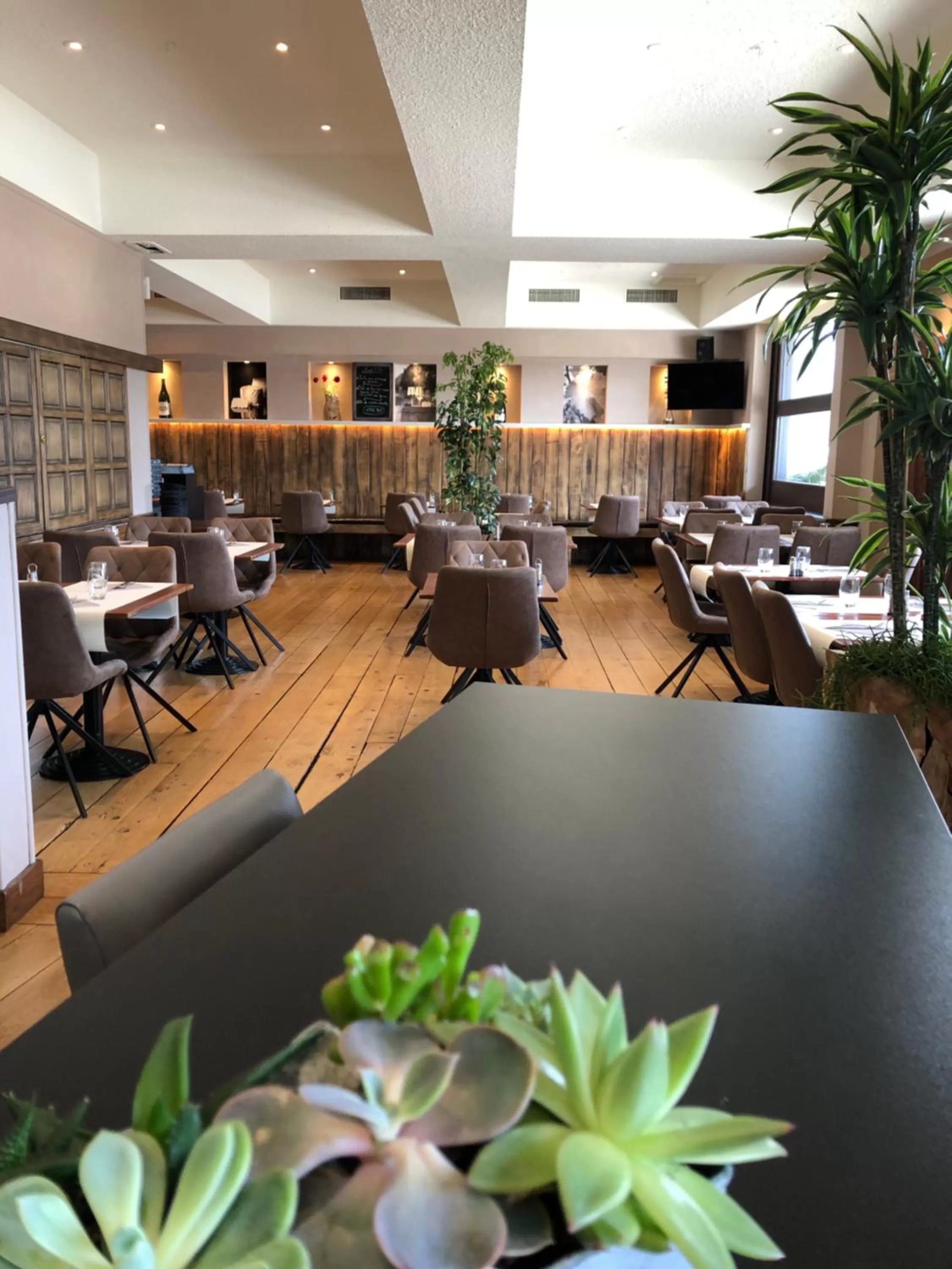 Restaurant/places to eat in Hôtel The Originals City Le Berry - proche centre-ville - Gare - parking - recharge véhicule