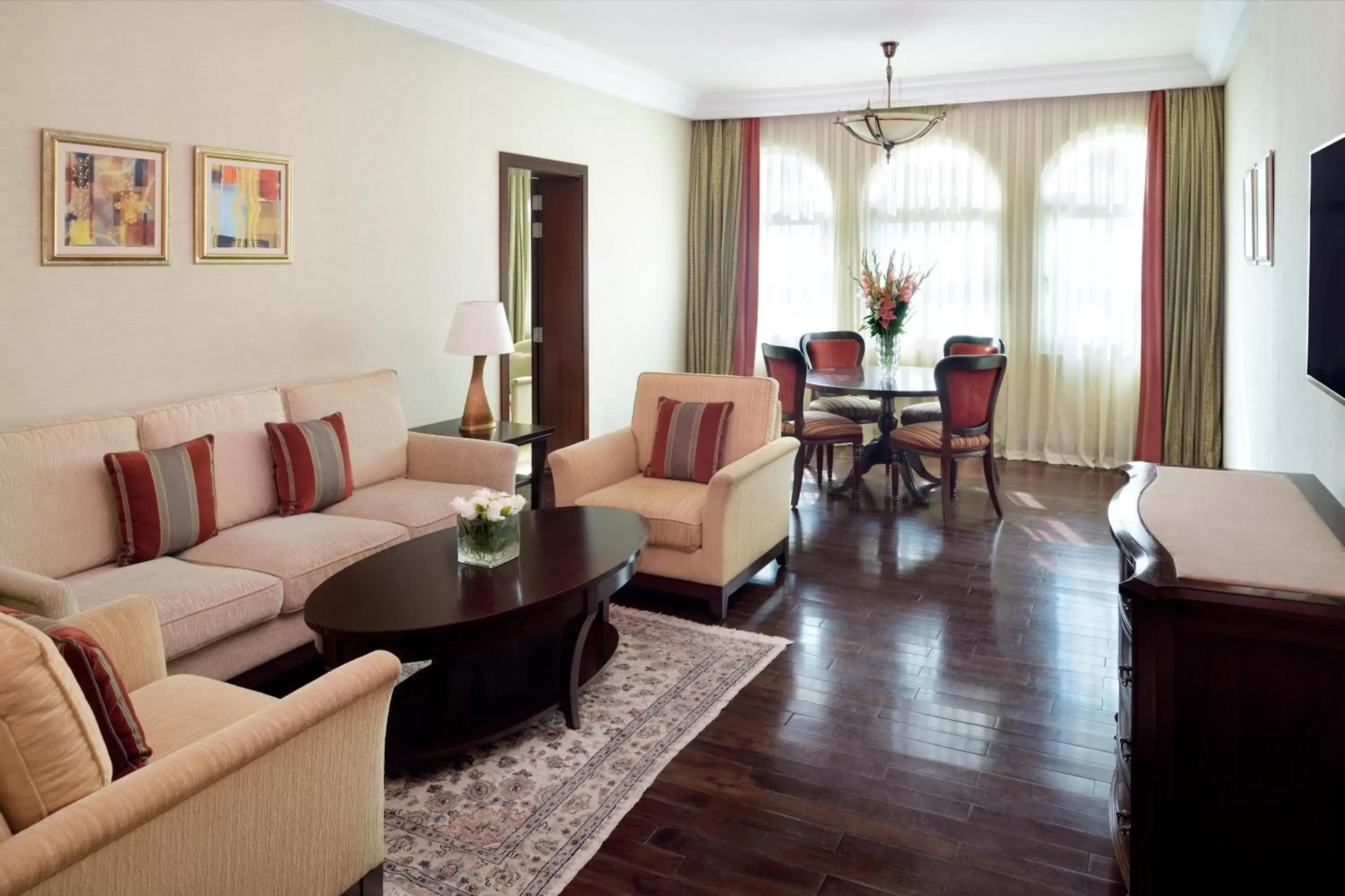 Living room, Seating Area in Mövenpick Hotel Karachi