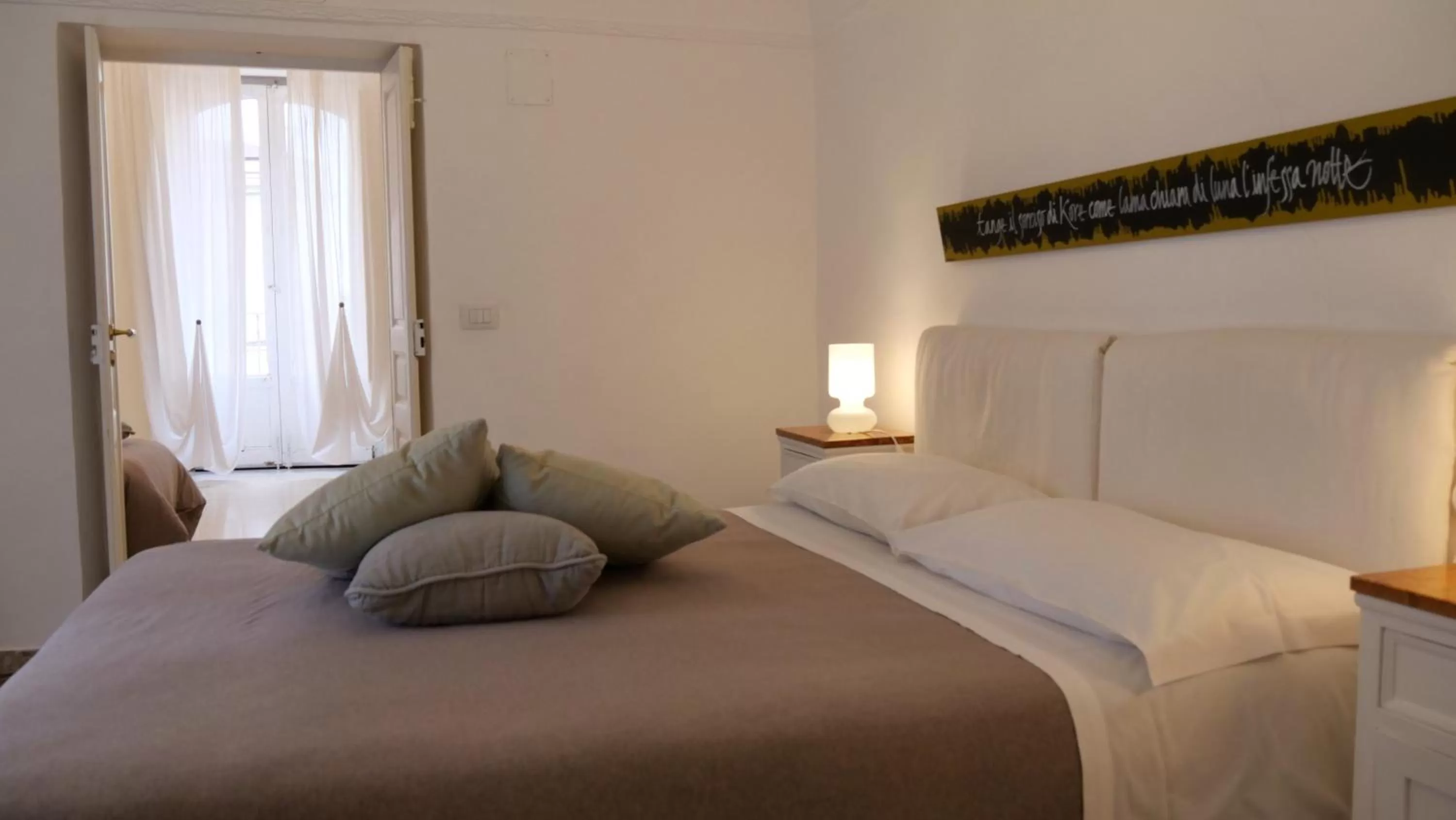 Bed in Bianko EcoChic & L'Angolo di Levante