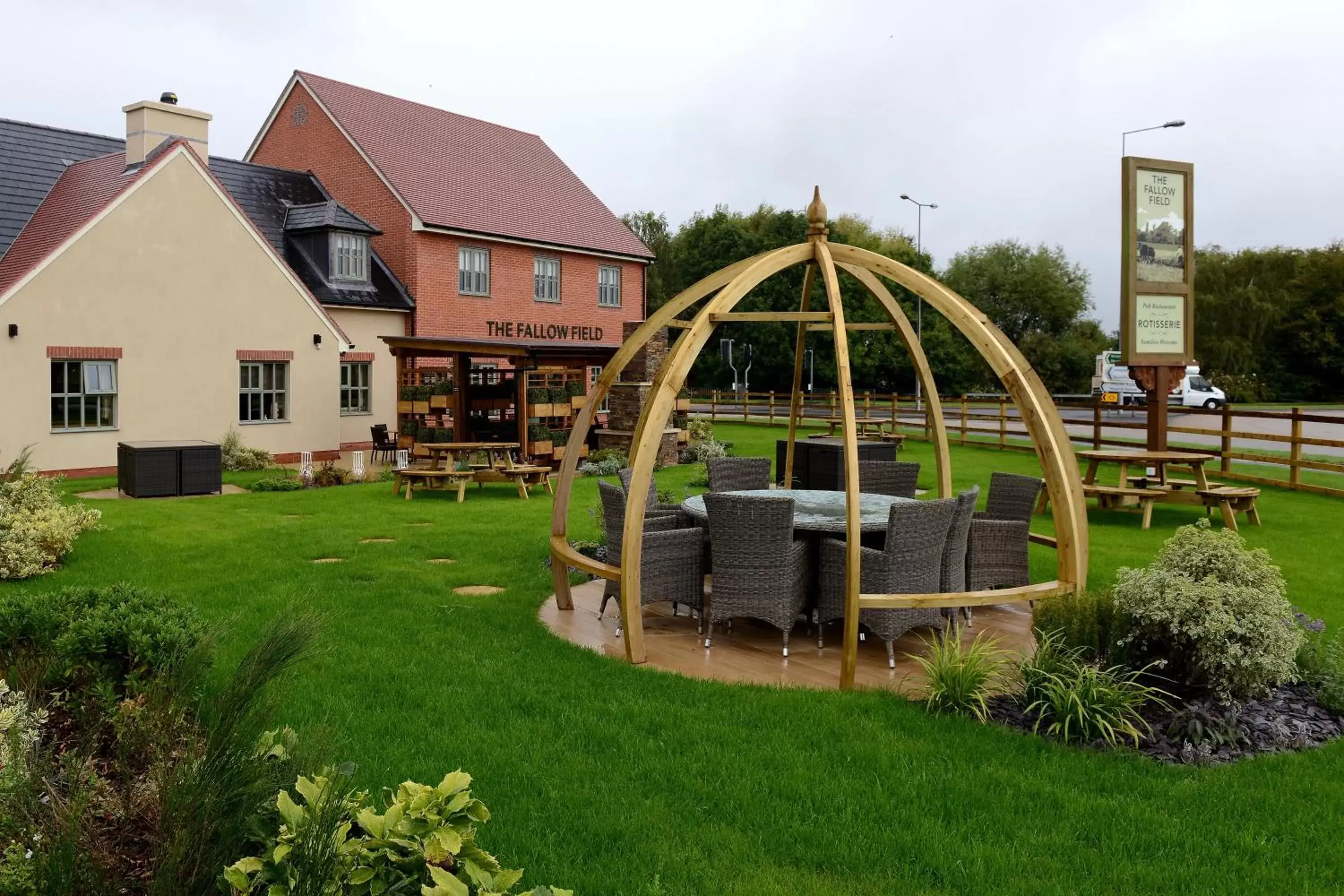 Garden, Property Building in Fallow Field, Telford by Marston's Inns