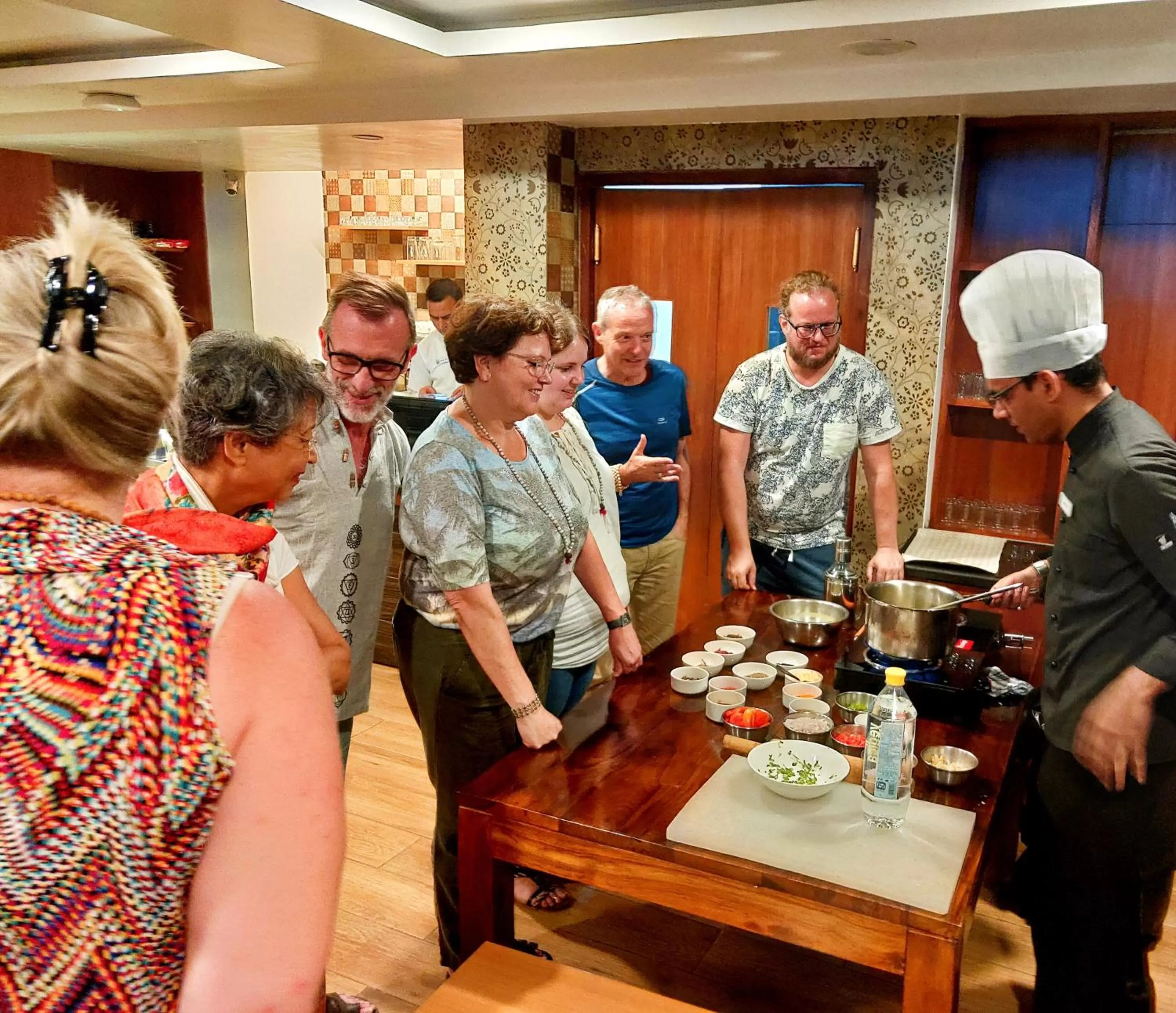 Restaurant/places to eat in Holy River Hotel