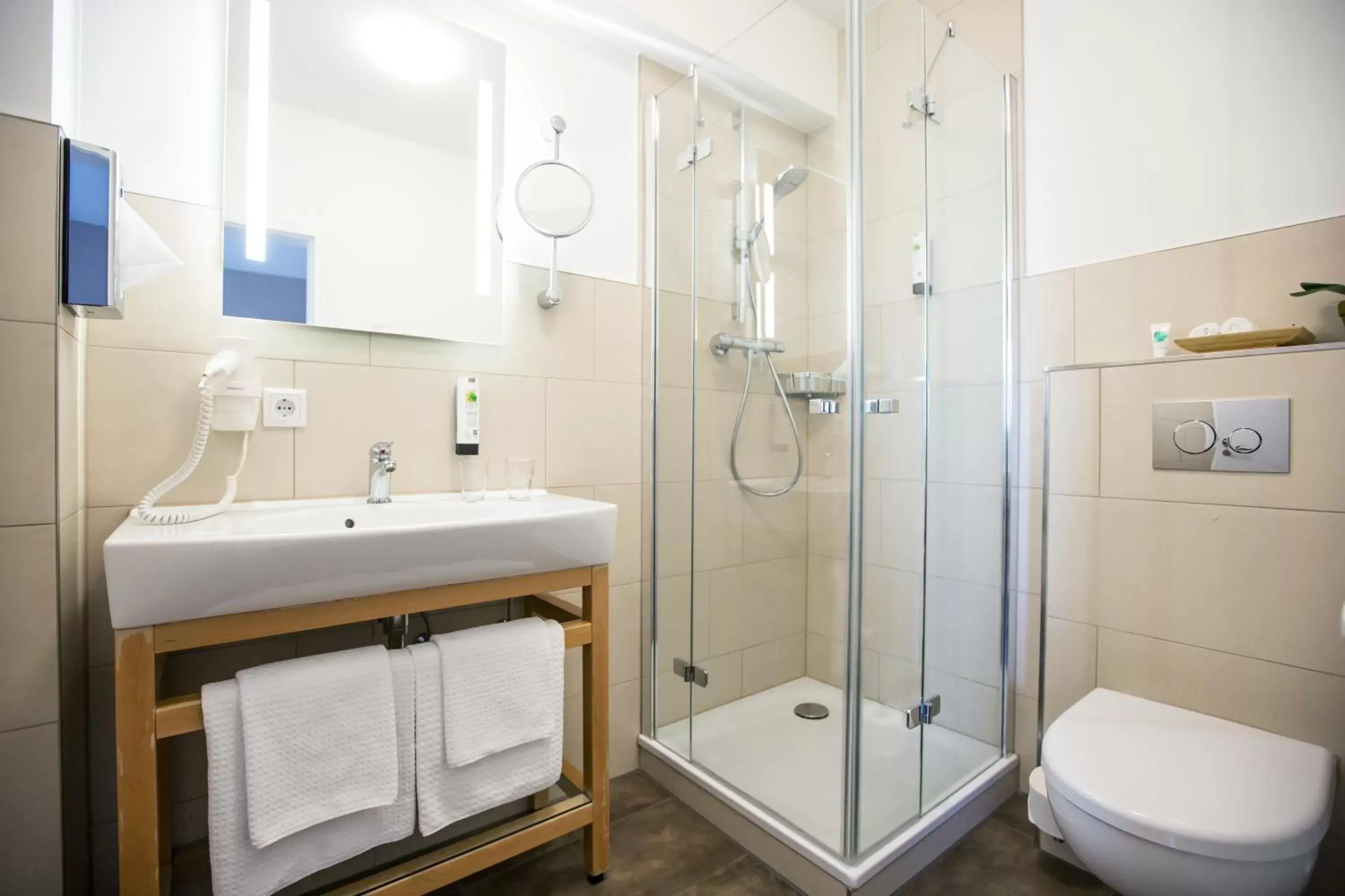 Shower, Bathroom in Best Western Plus Theodor Storm Hotel